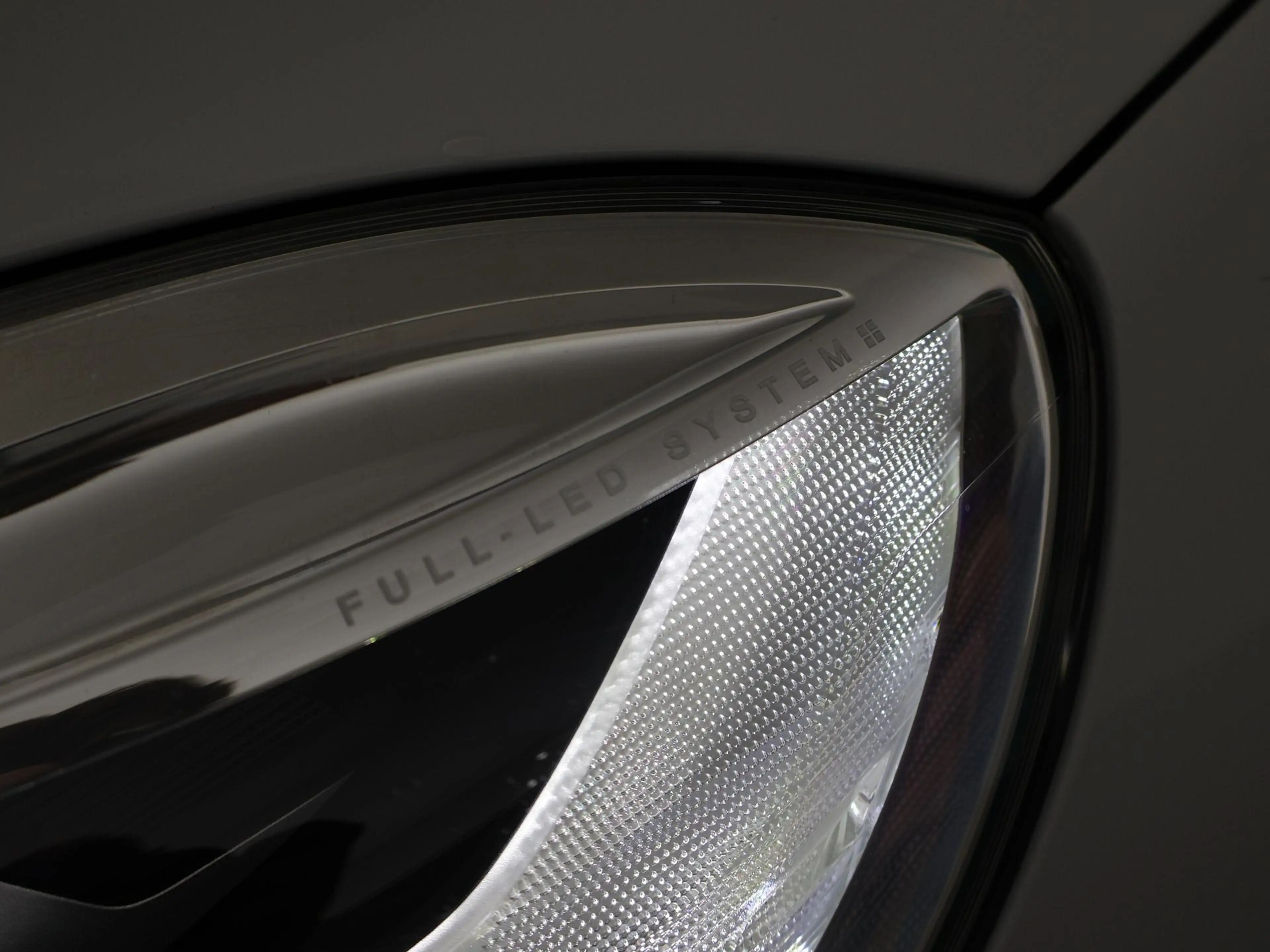 Volvo V40 Cross Country 1.5 T3 NORDIC+ 152 PK AUT. *DEALER ONDERHOUDEN* + — photo 19