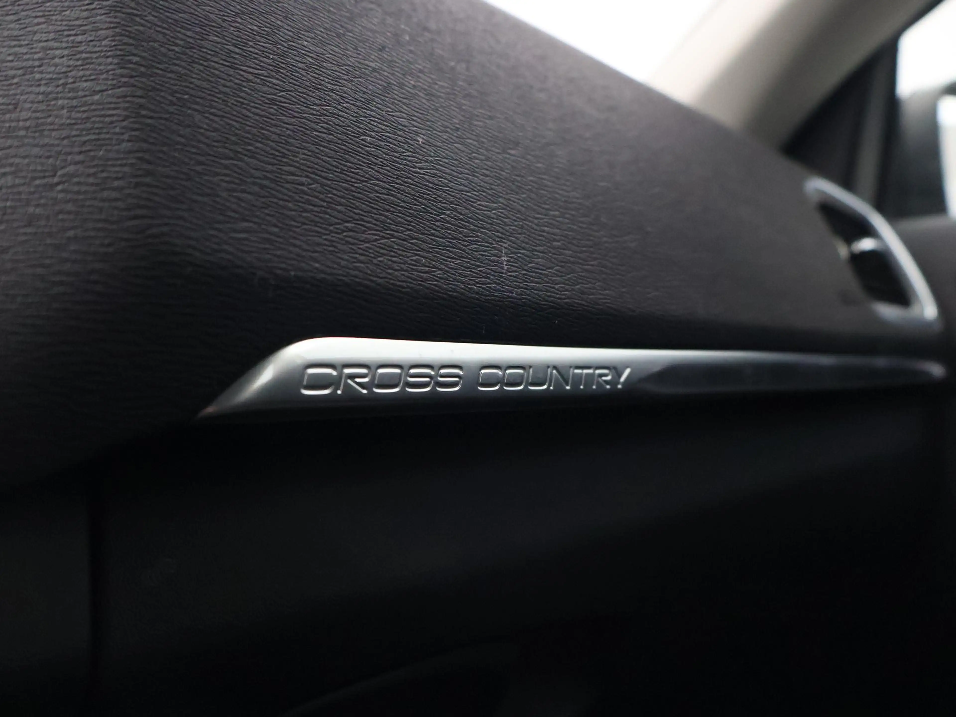 Volvo V40 Cross Country 1.5 T3 NORDIC+ 152 PK AUT. *DEALER ONDERHOUDEN* + — photo 39