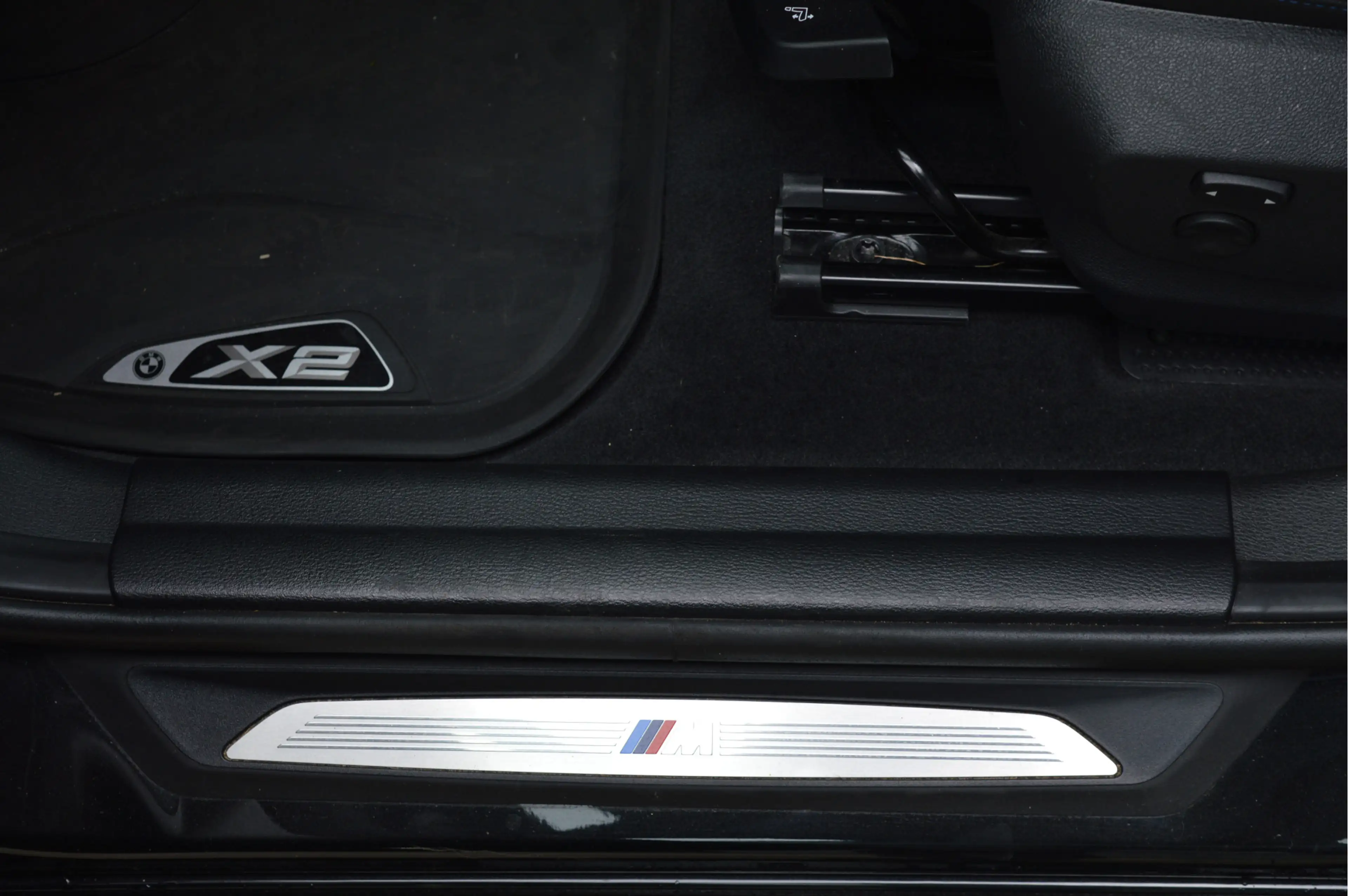 BMW X2 sDrive20i | M-PAKKET | CAMERA | TREKHAAK | HIFI | — photo 15