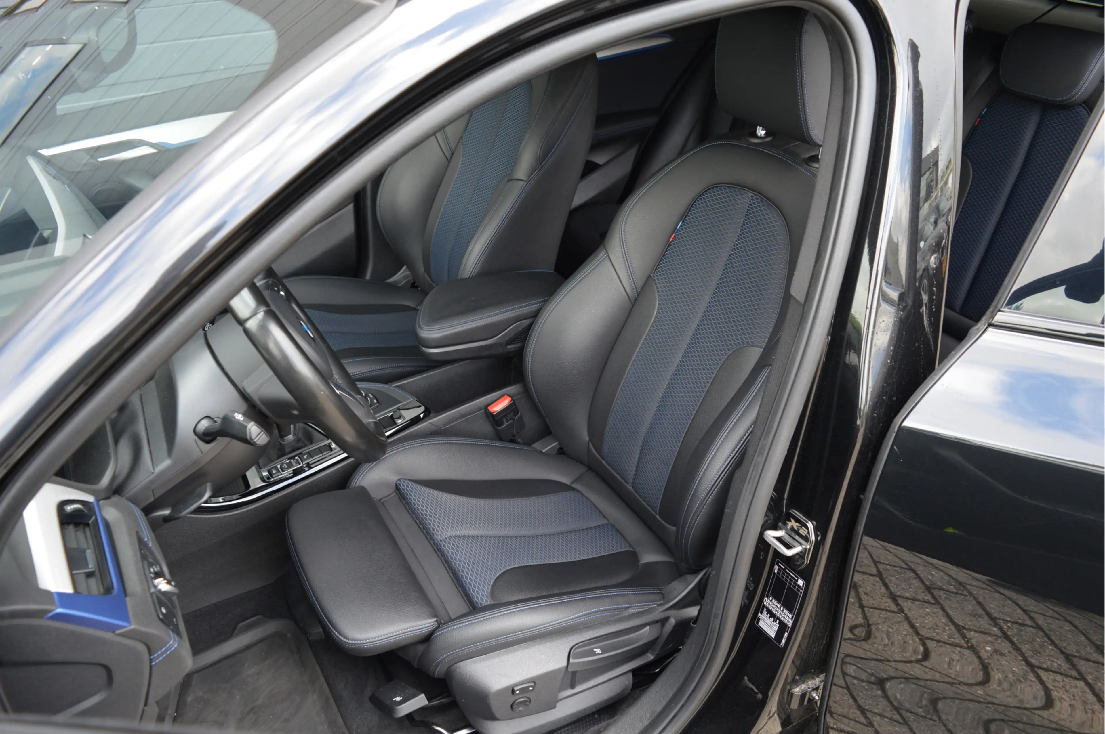 BMW X2 sDrive20i | M-PAKKET | CAMERA | TREKHAAK | HIFI | — photo 9