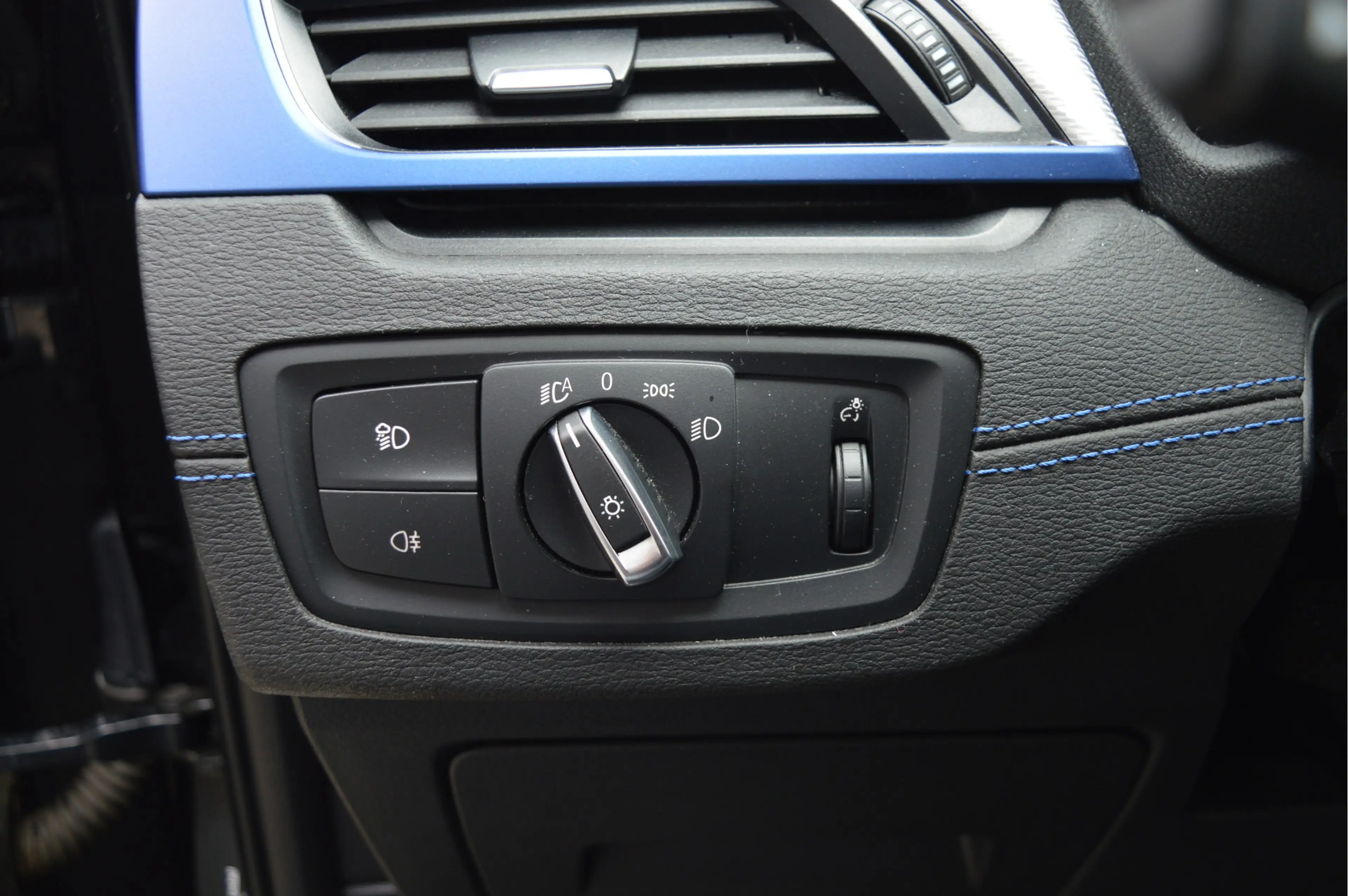 BMW X2 sDrive20i | M-PAKKET | CAMERA | TREKHAAK | HIFI | — photo 12