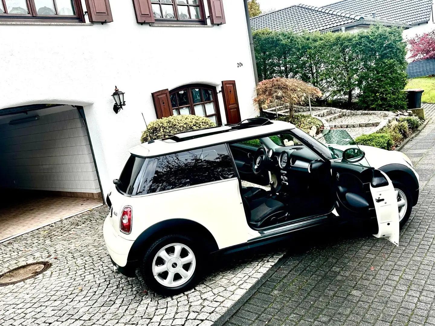 MINI One Facelift 98PS Neuwertig Schiebedach Klima Weiß - 1