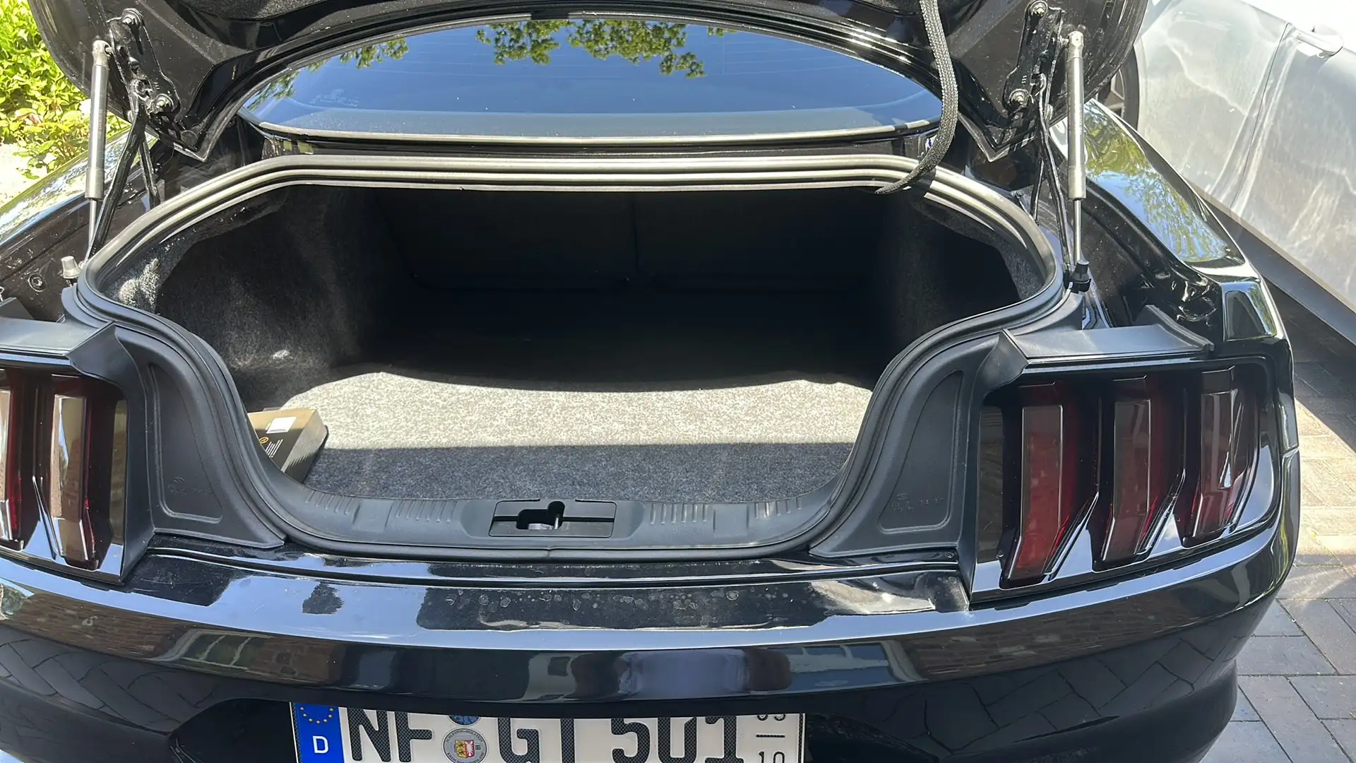 Ford Mustang Fastback 5.0 V8 GT Lackierung Neu Checkheft - 1