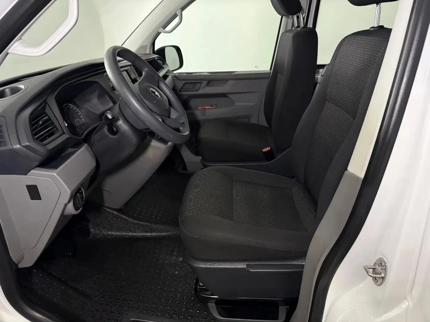 Volkswagen Transporter 2.0 TDI 81KW DC l DUBBEL CABINE l AIRCO l CARPLAY Wit - 2