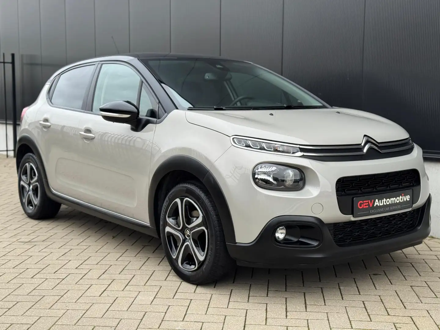 Citroen C3 1.2 PureTech Carplay Navi Cruise Trekhaak Grijs - 2