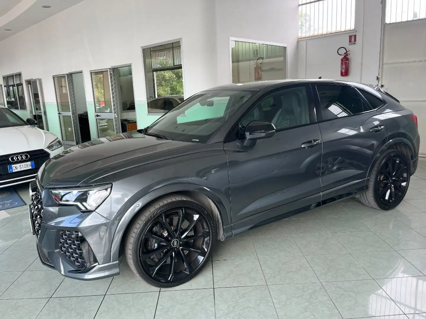 Audi RS Q3 SPB quattro S tronic Gris - 2
