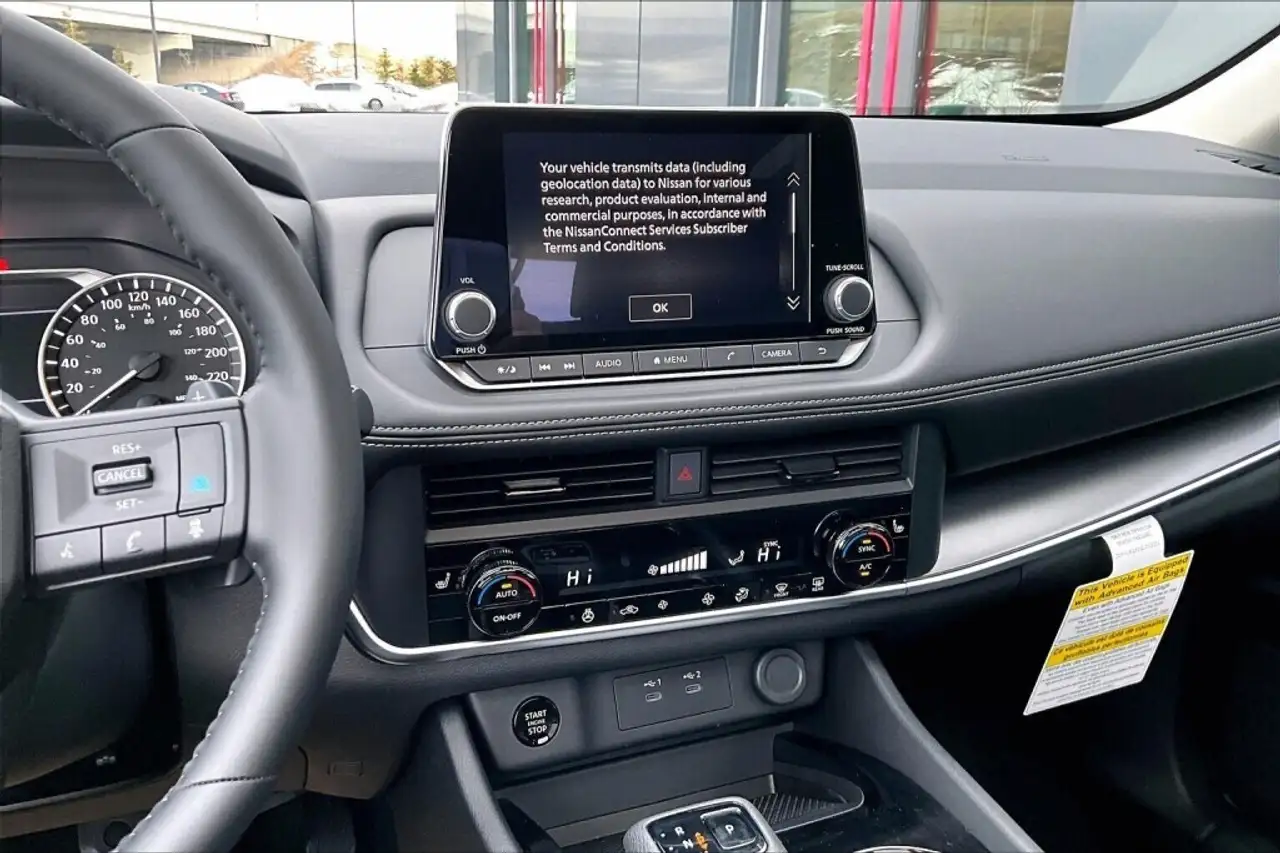 Nissan Rogue снимка Nissan Rogue