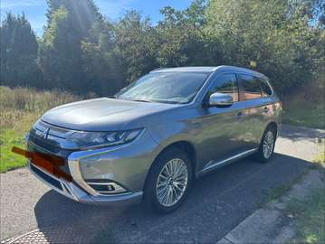 Outlander PHEV 2.4i 4WD S-Edition SDA-NAV