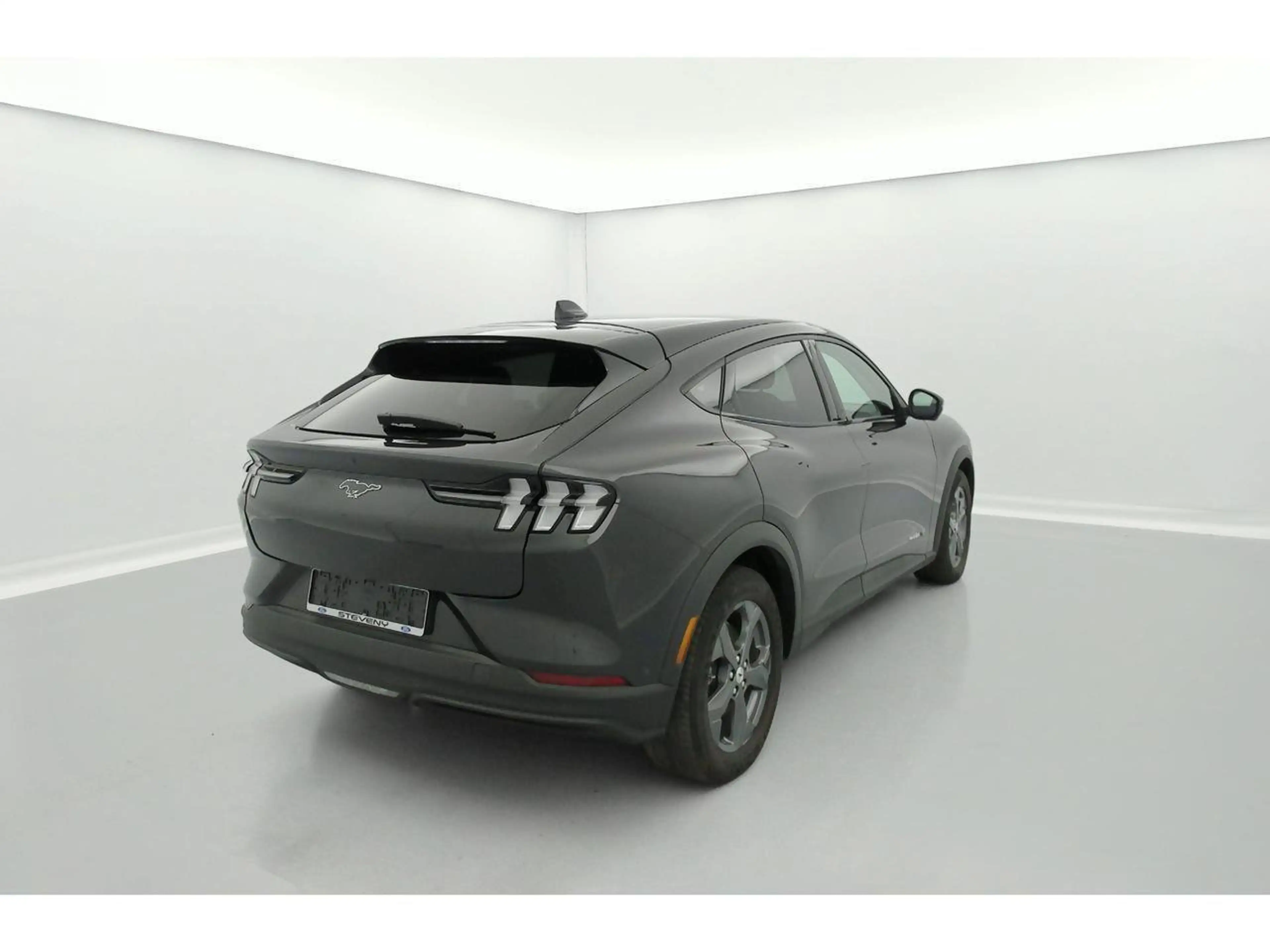 Ford Mustang Mach-E 99 kWh RWD Extended Range demo — photo 7