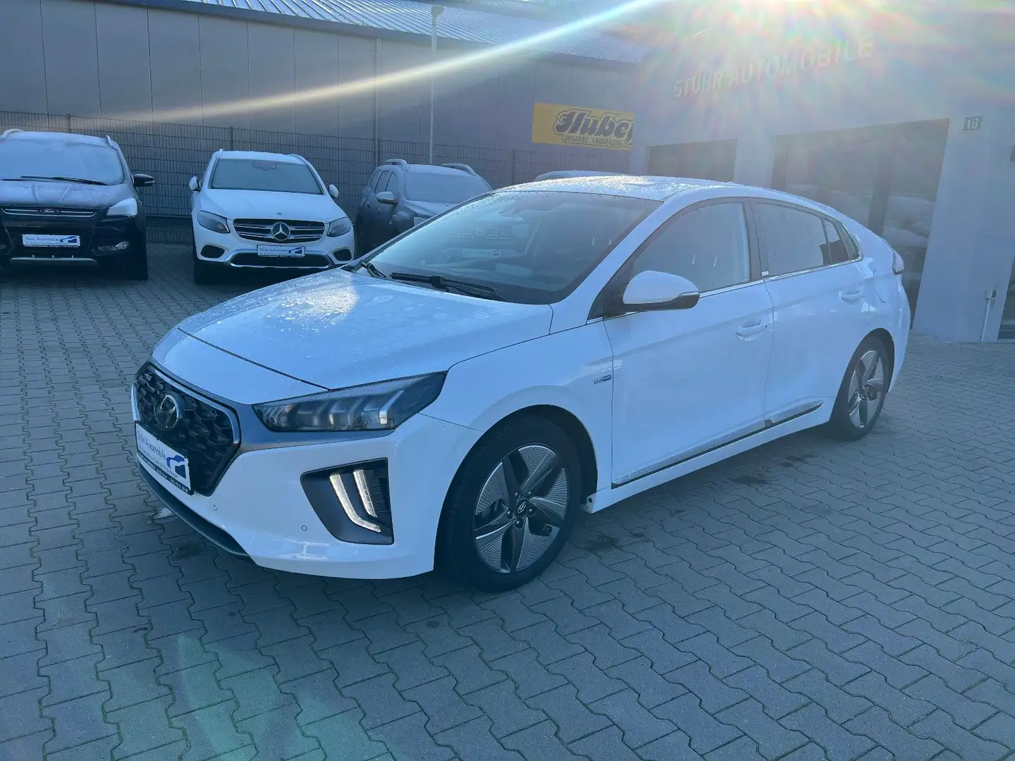 Hyundai IONIQ Ioniq Premium Hybrid 1. Hand Weiß - 2