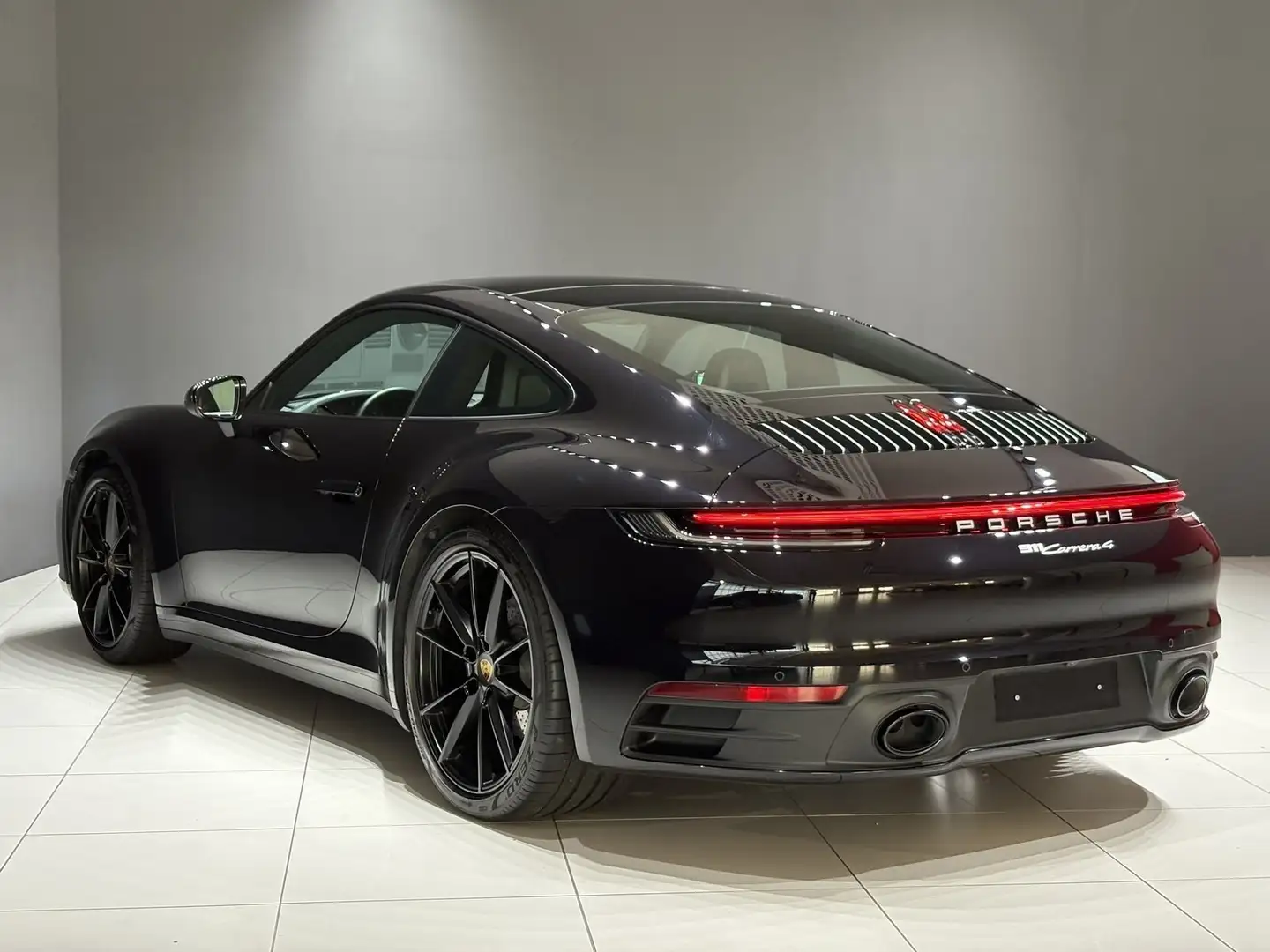 Porsche 911 3.0 Carrera 4 Bose Pano S-Dach SpoSi Key Schwarz - 2