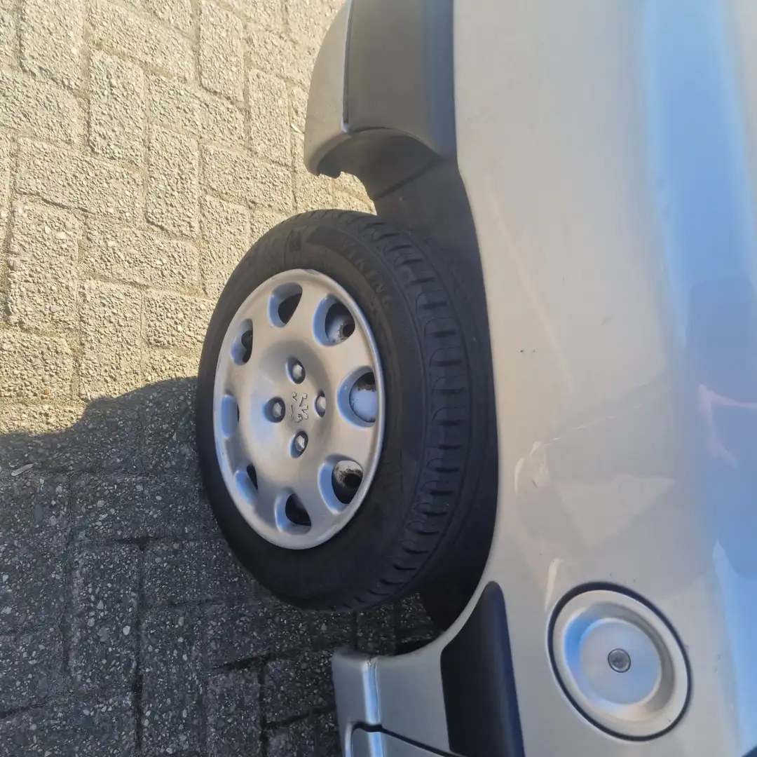 Peugeot Partner 1.4 XR Lees beschrijving! Silver - 2