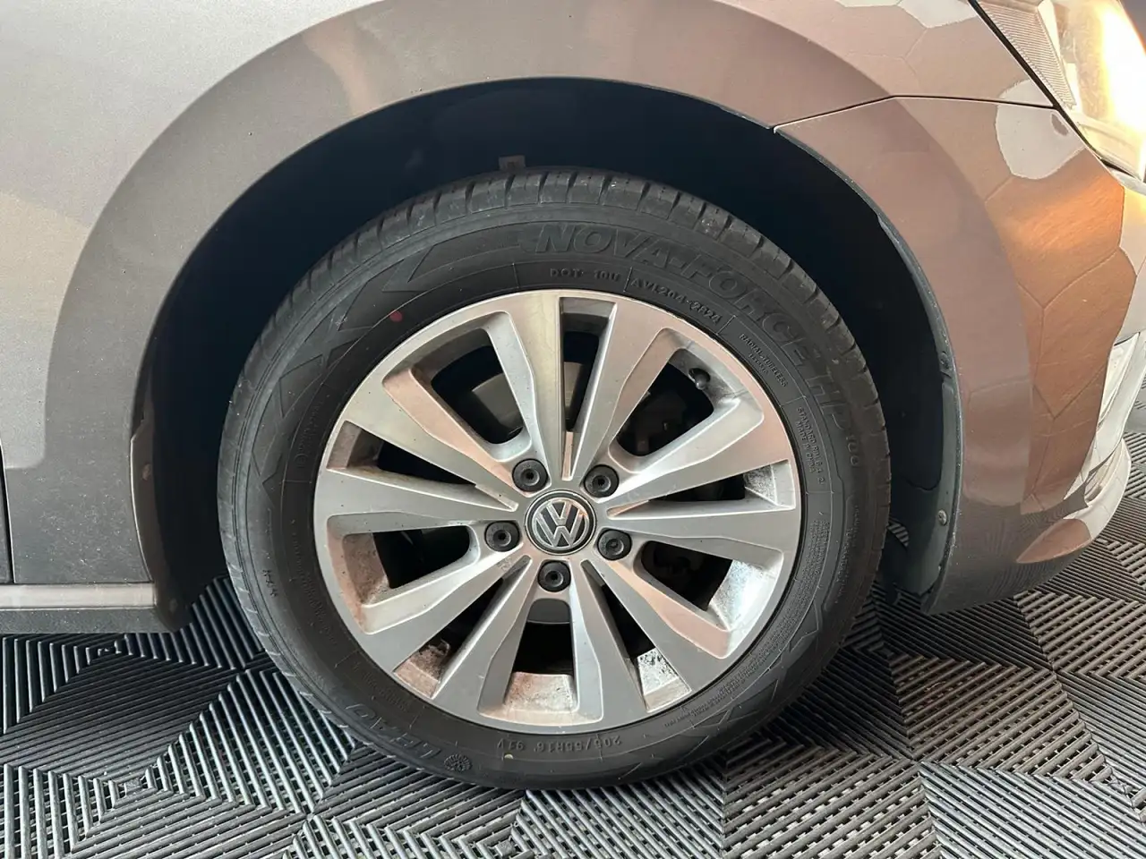 Volkswagen Golf Standard Model — photo 39