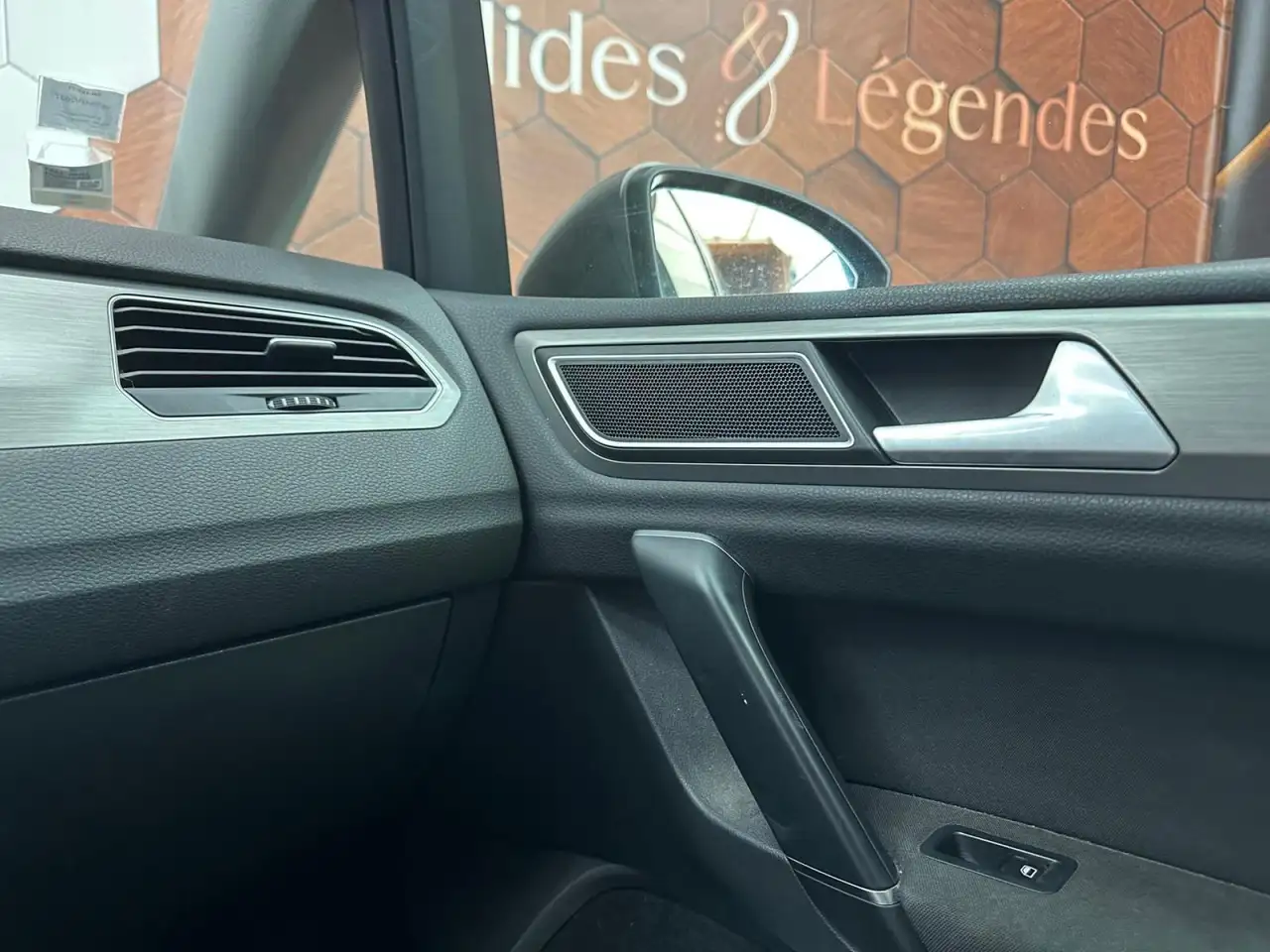 Volkswagen Golf Standard Model — photo 29