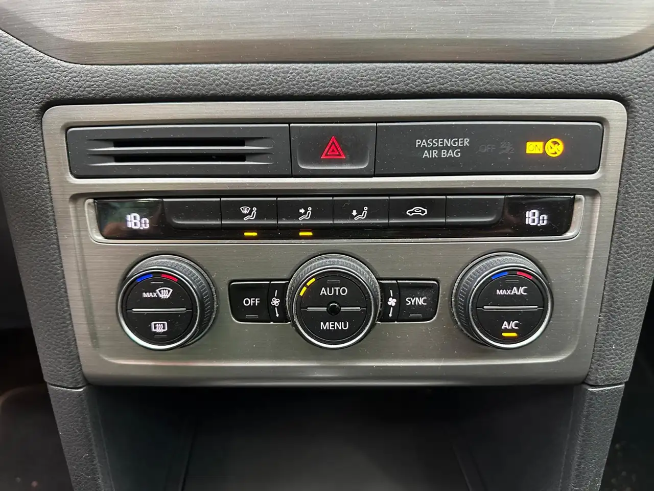 Volkswagen Golf Standard Model — photo 26