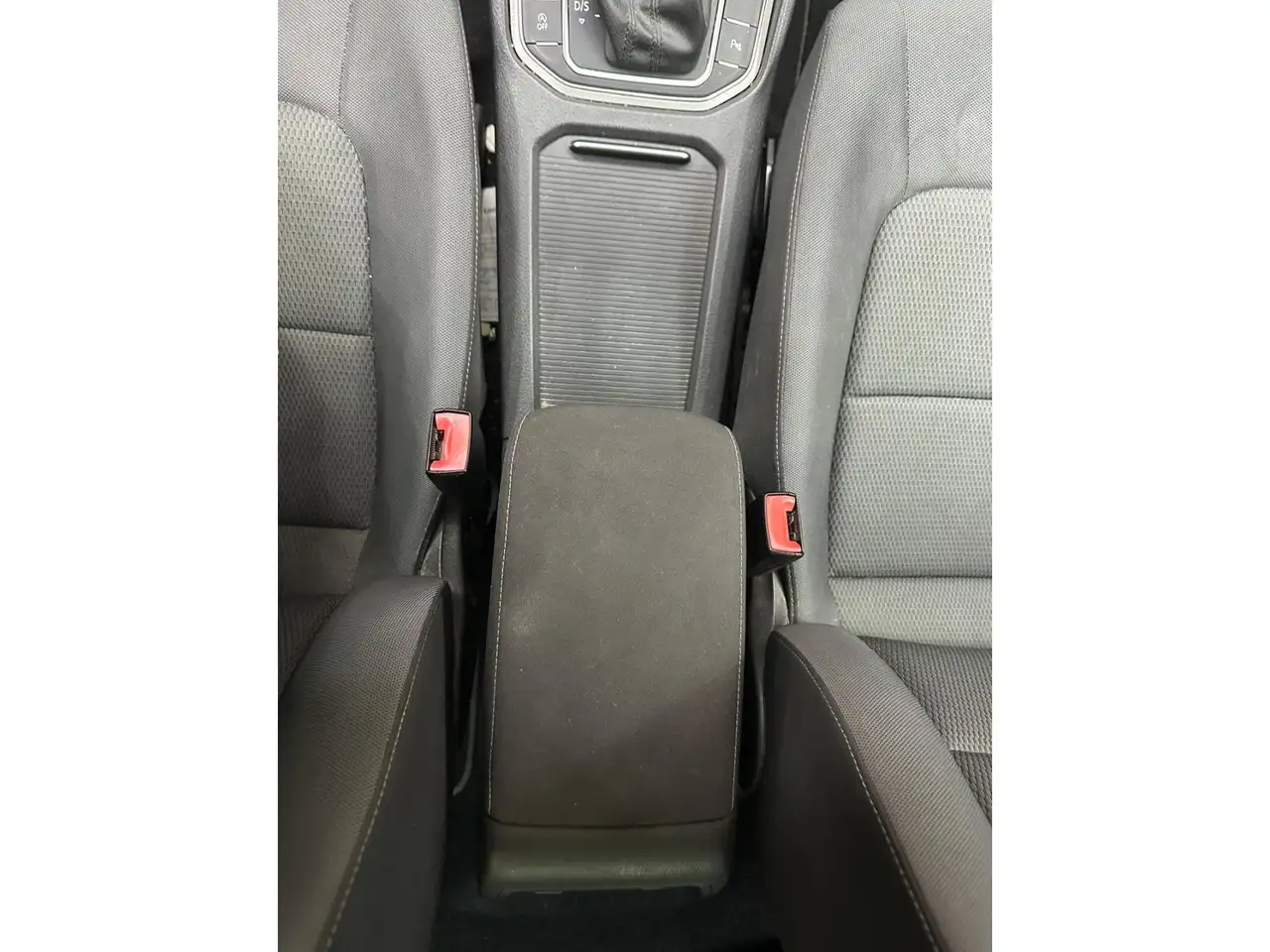 Volkswagen Golf Standard Model — photo 28