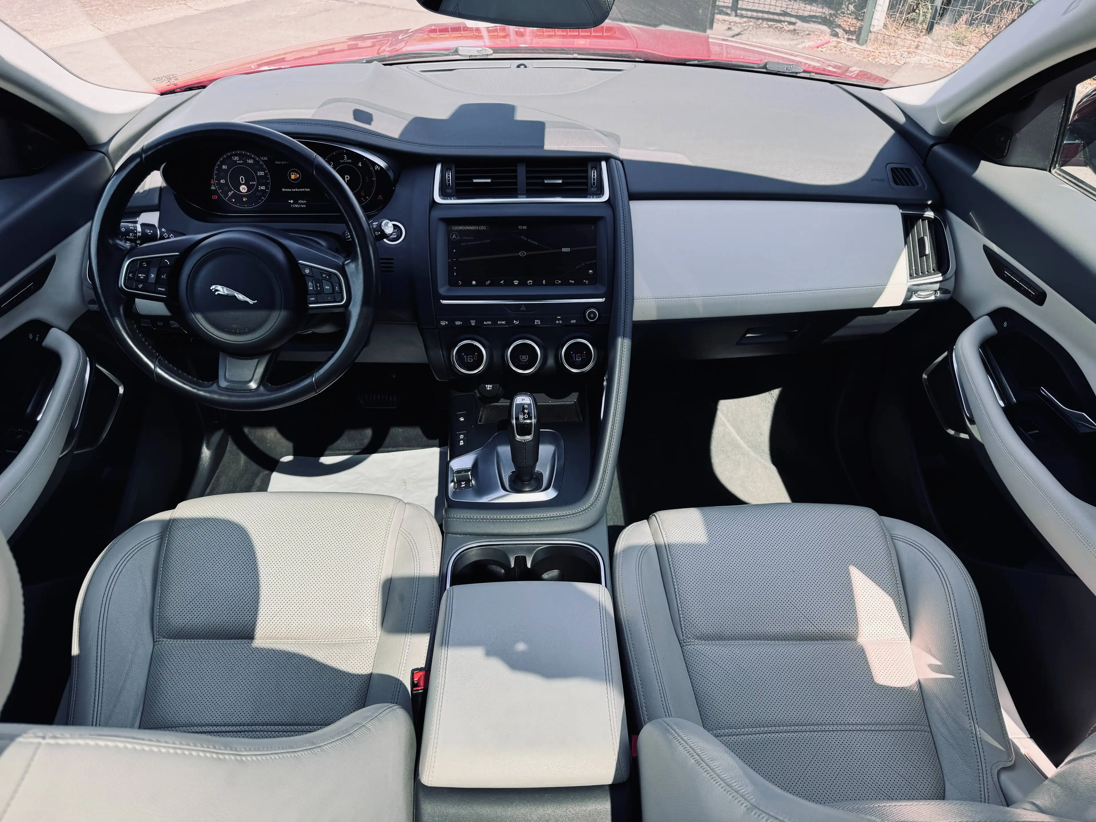 Jaguar E-Pace E-Pace 2.0 D AWD, Automatique, Garantie 1 An — photo 3
