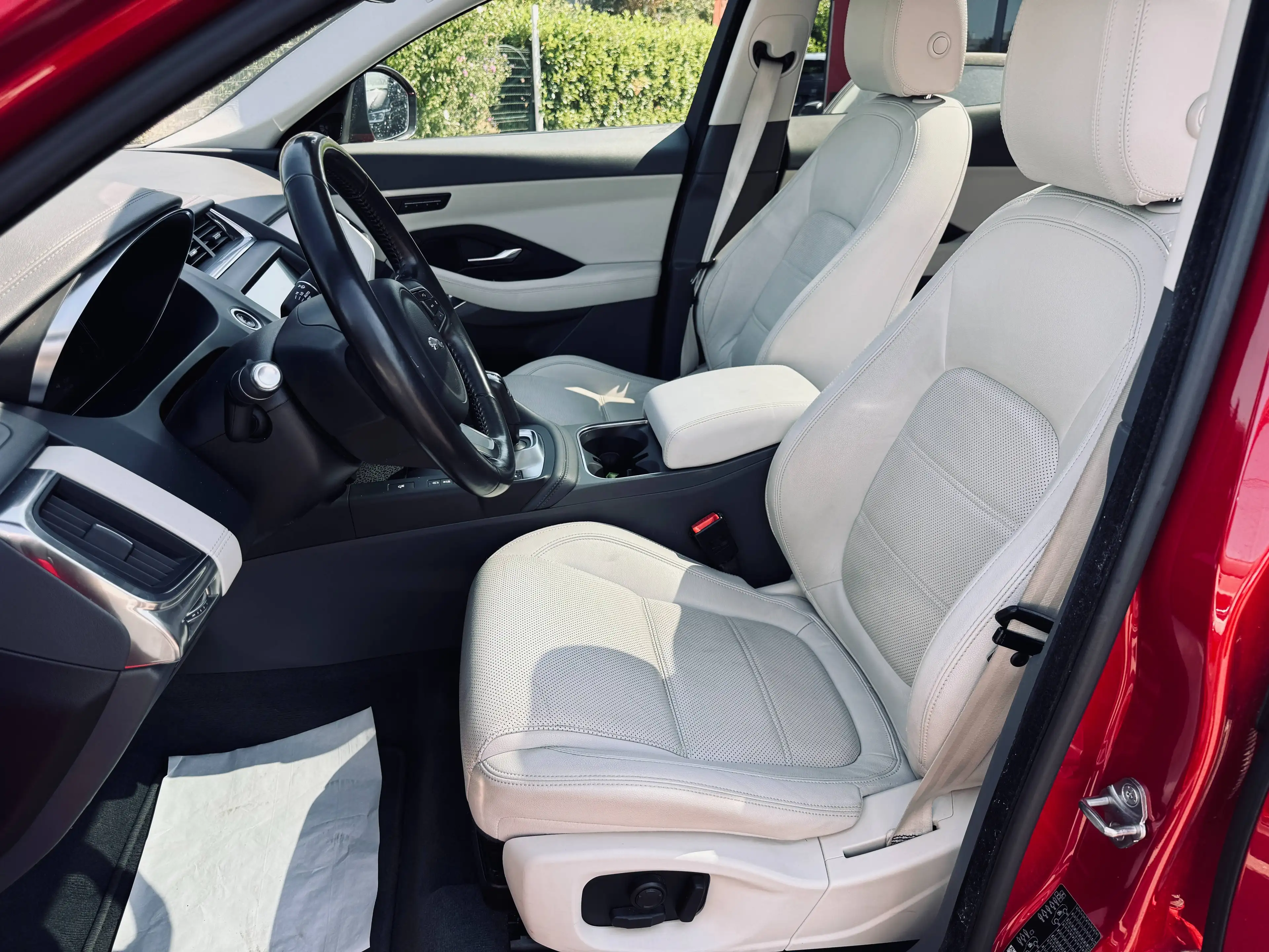 Jaguar E-Pace E-Pace 2.0 D AWD, Automatique, Garantie 1 An — photo 12
