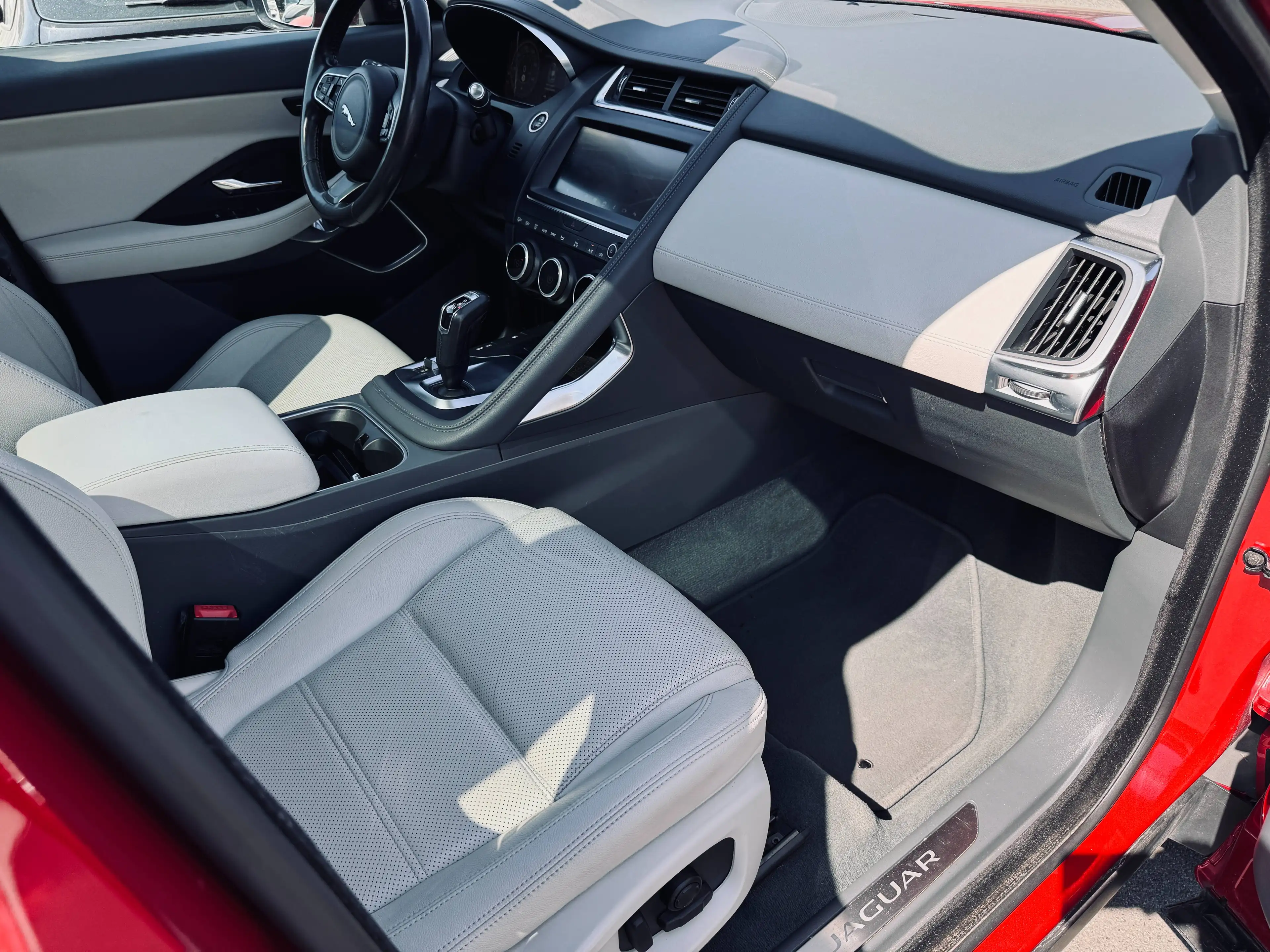 Jaguar E-Pace E-Pace 2.0 D AWD, Automatique, Garantie 1 An — photo 15