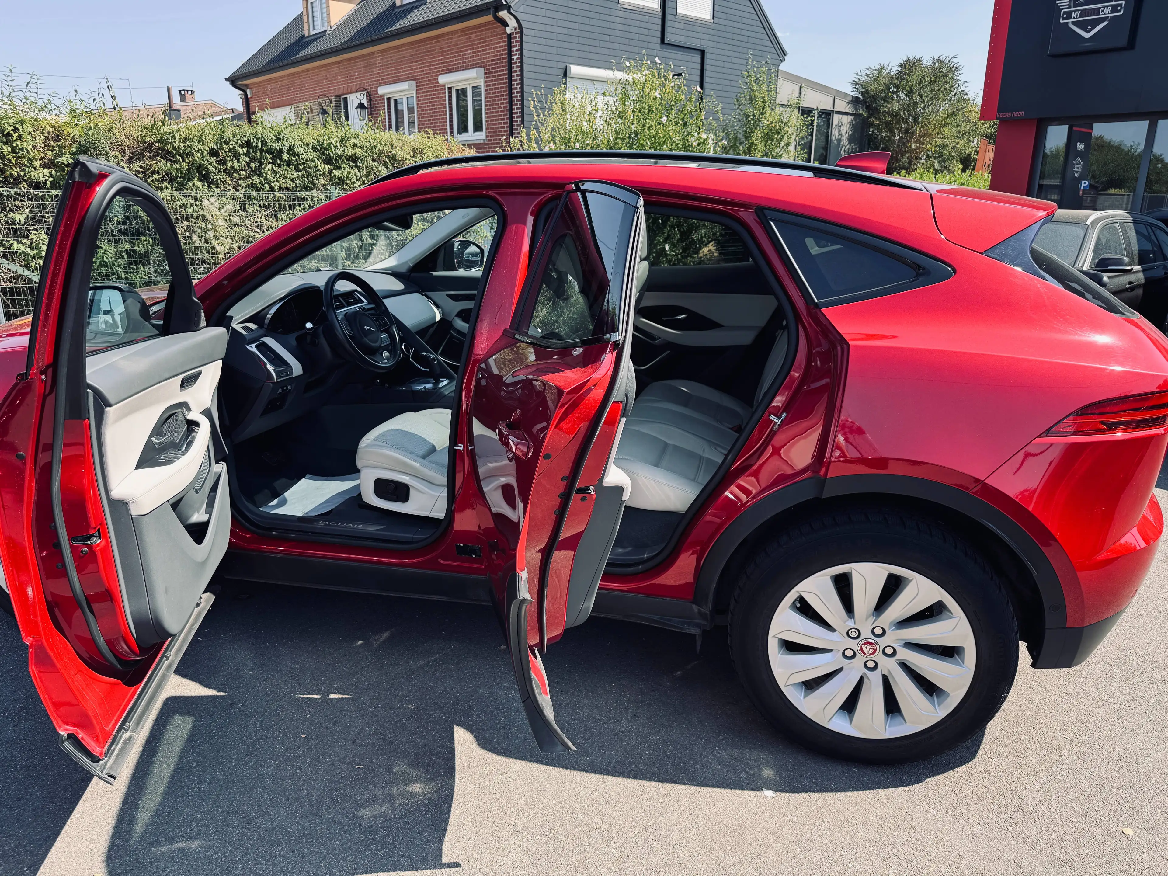 Jaguar E-Pace E-Pace 2.0 D AWD, Automatique, Garantie 1 An — photo 11