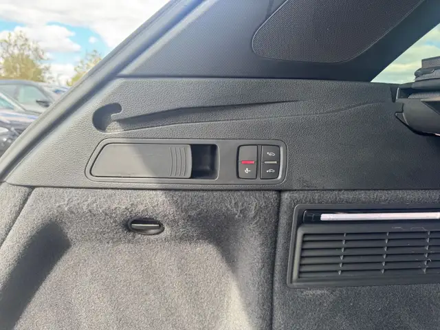 Audi SQ5 view 28