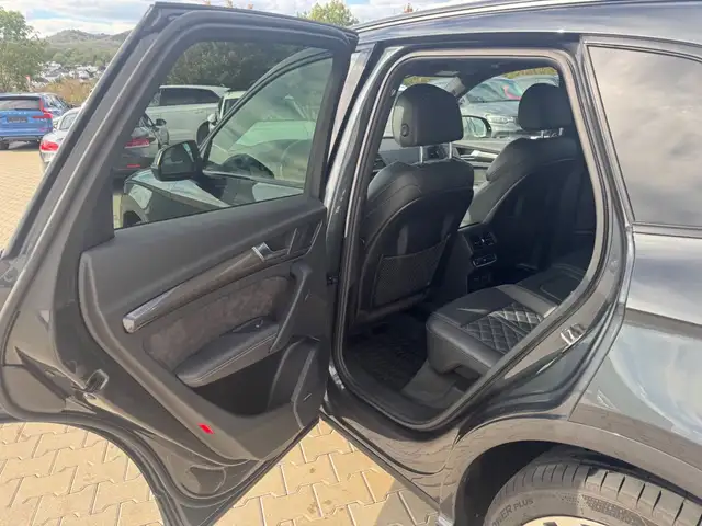 Audi SQ5 view 22