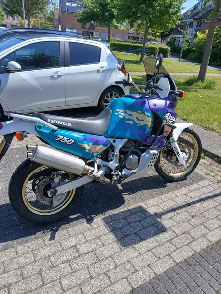 Honda Africa Twin - foto 4