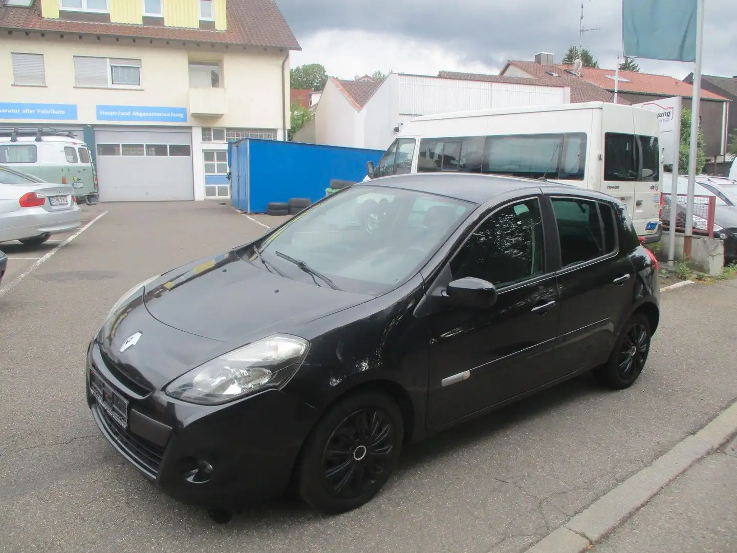 Renault Clio III Dynamiq*NAVI*KLMA*SITZHEIZUNG*TÜV--NEU Schwarz - 2