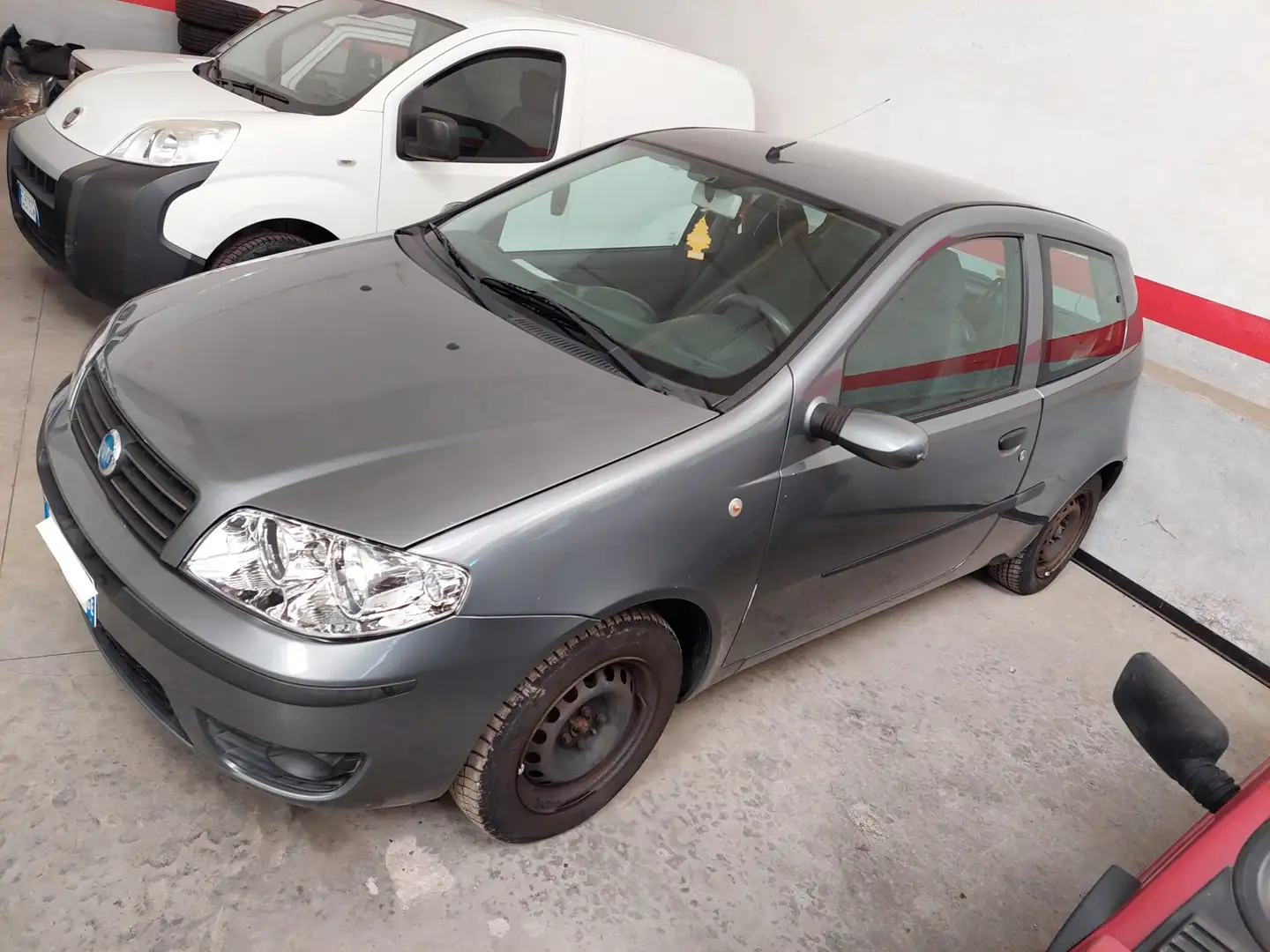 Fiat Punto Punto 3p 1.2 Active cambio automatico Gris - 2