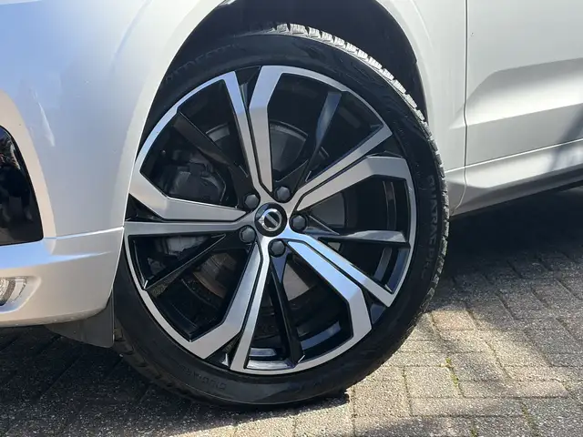 Volvo XC60 view 13