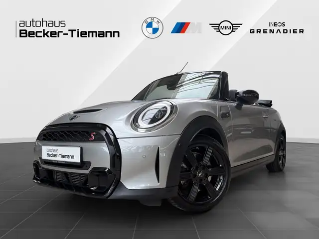 MINI Cooper S Cabrio Cooper S Cabrio Classic Trim CarPlay/ Driving + Pa