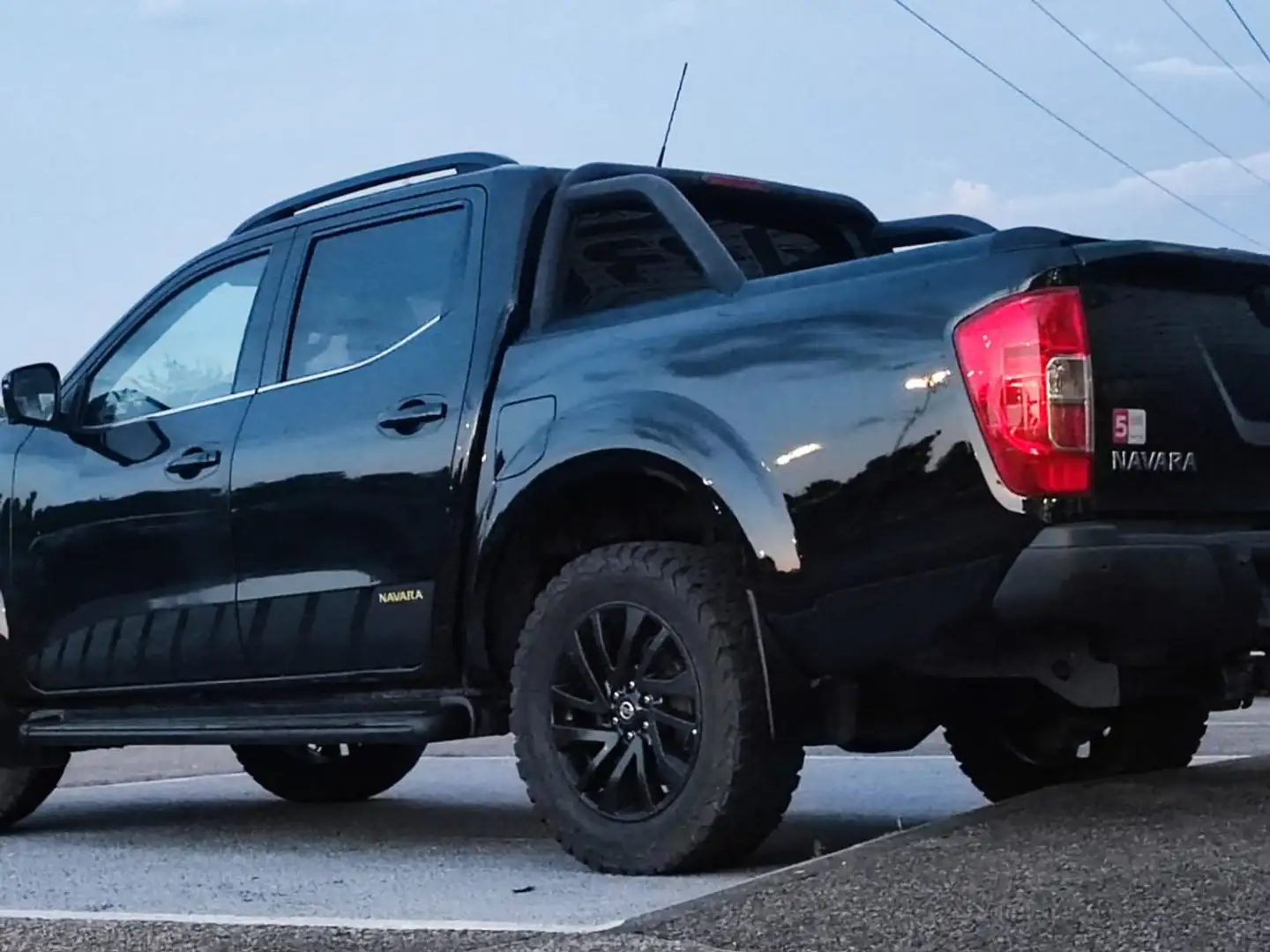 Nissan Navara N-Guard Double Cab 4x4 Noir - 2