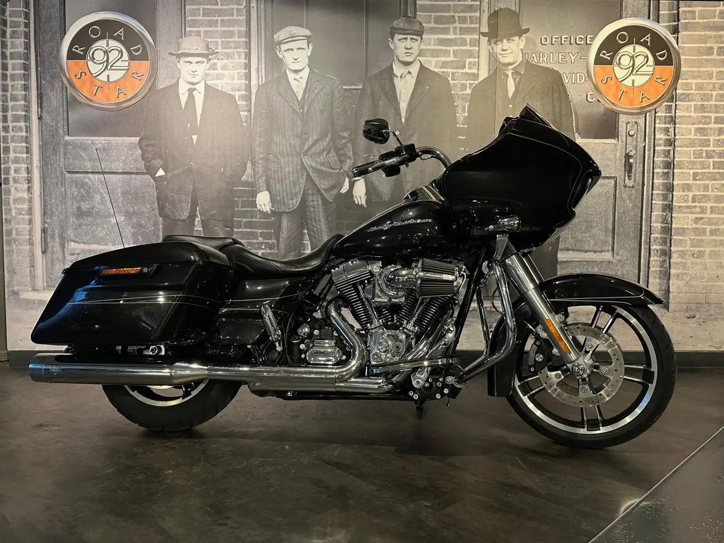 Harley-Davidson Road Glide Zwart - 1