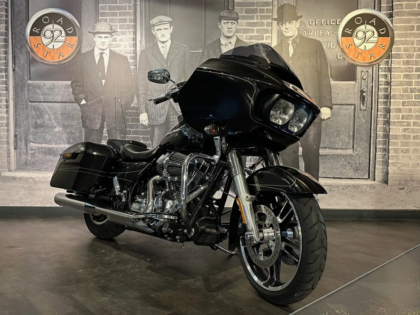 Harley-Davidson Road Glide Zwart - 2