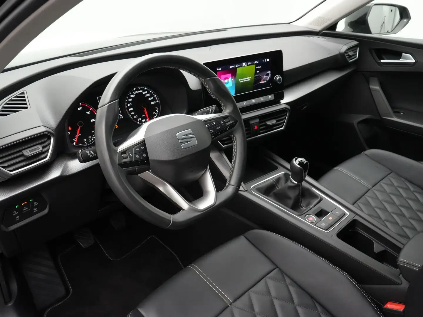 SEAT Leon Sportstourer 1.0 TSI 110 pk Style | 40 Edition | L Zwart - 2