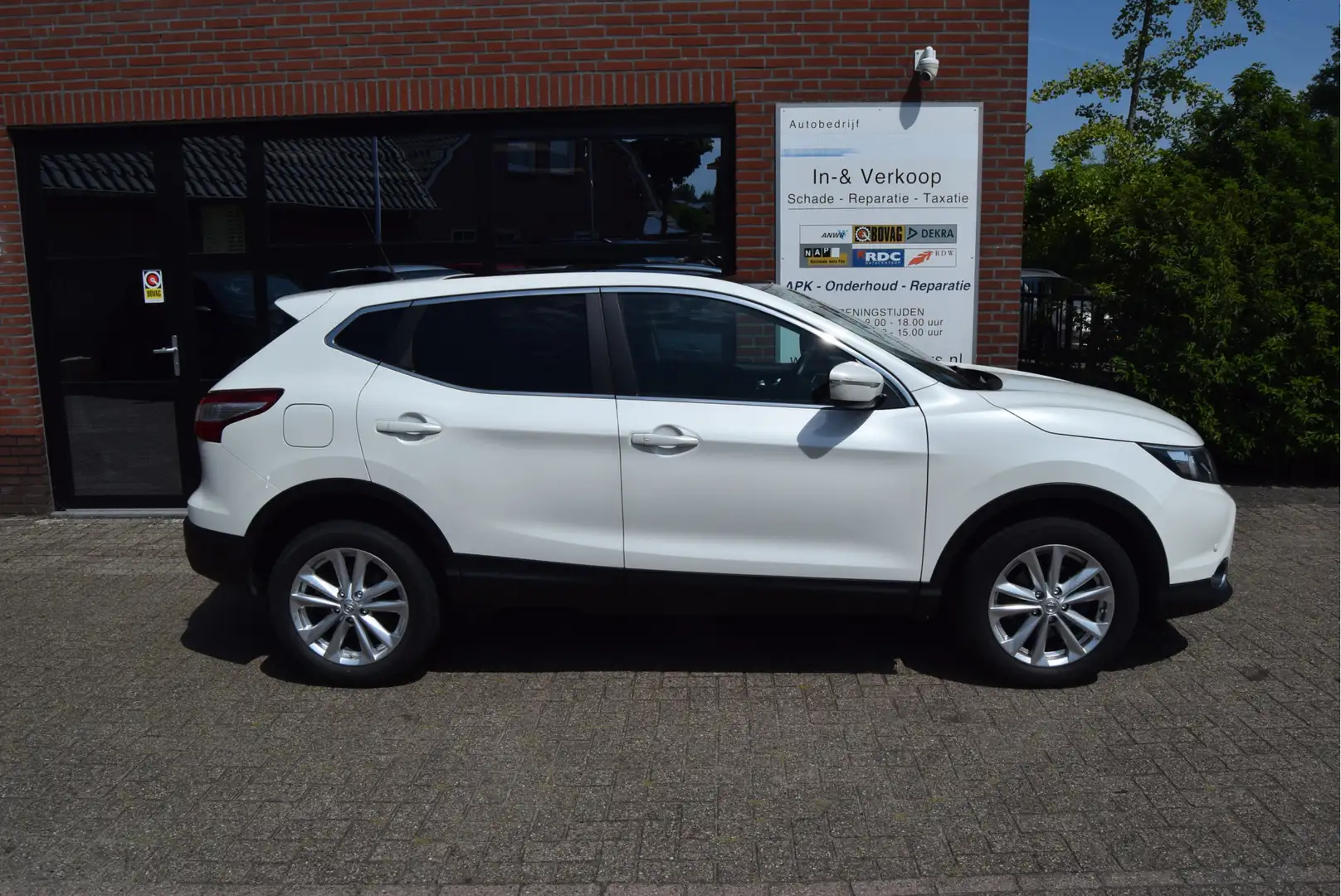 Nissan Qashqai 1.2 Connect Edition | Trekhaak | Panorama | Blanc - 2