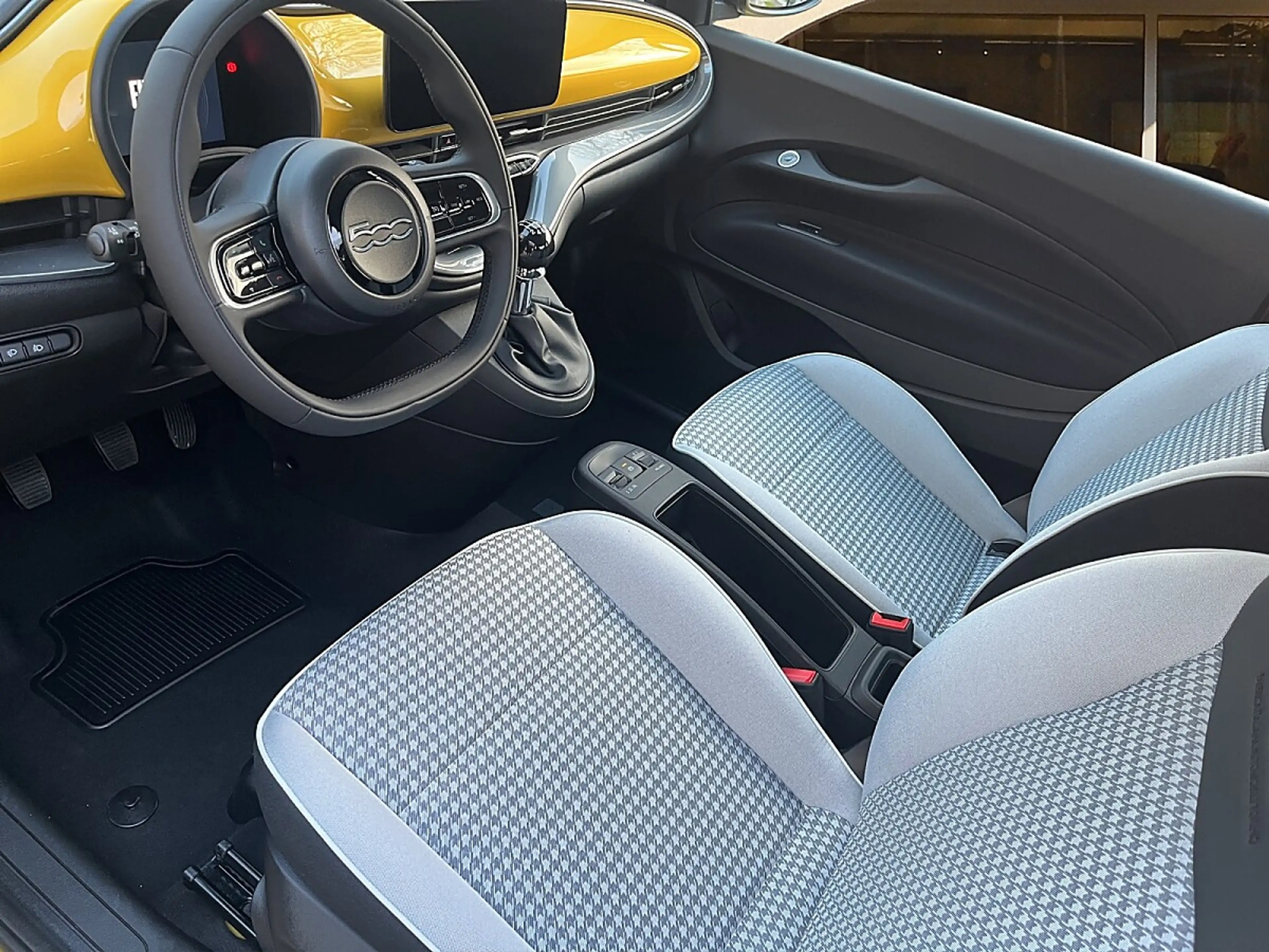 Fiat 500 Hatchback Hybrid Torino — photo 4