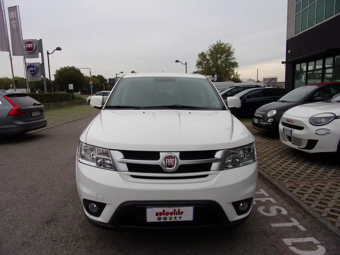 Fiat Freemont Freemont 2.0 Multijet 140 CV Lounge Wit - 2