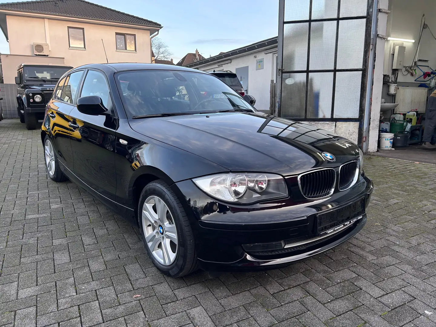 BMW 116 i, Klimauto, Sheft, SHZ,8fach, Kette neu Black - 1