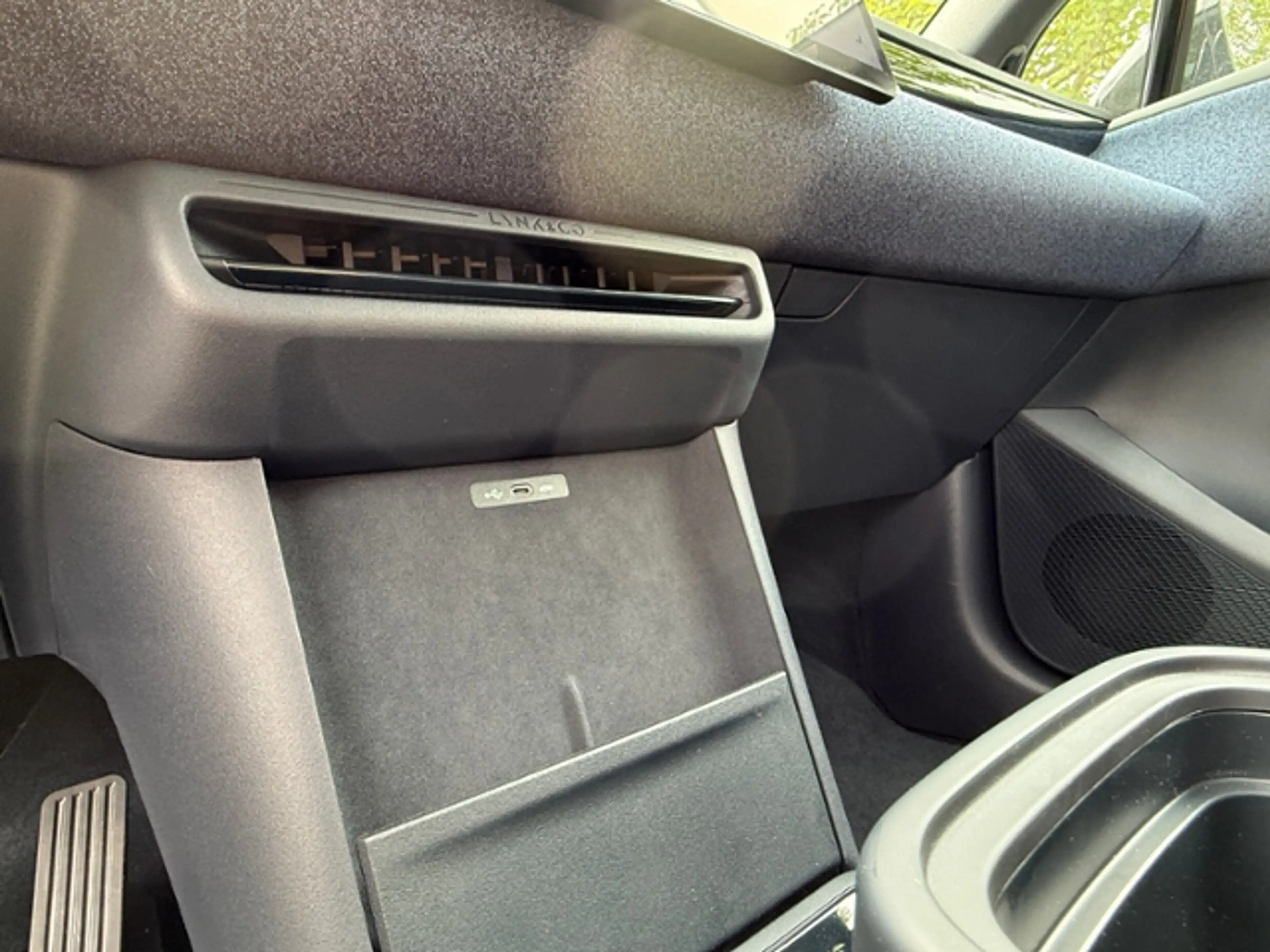 Lynk & Co 02 200 kW Core — photo 12