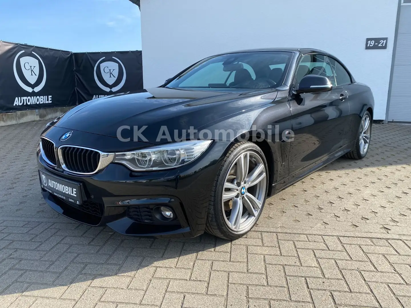 BMW 420 d Cabrio M-Sport//Navi/Head-Up/ACC/LED/PDC Schwarz - 1