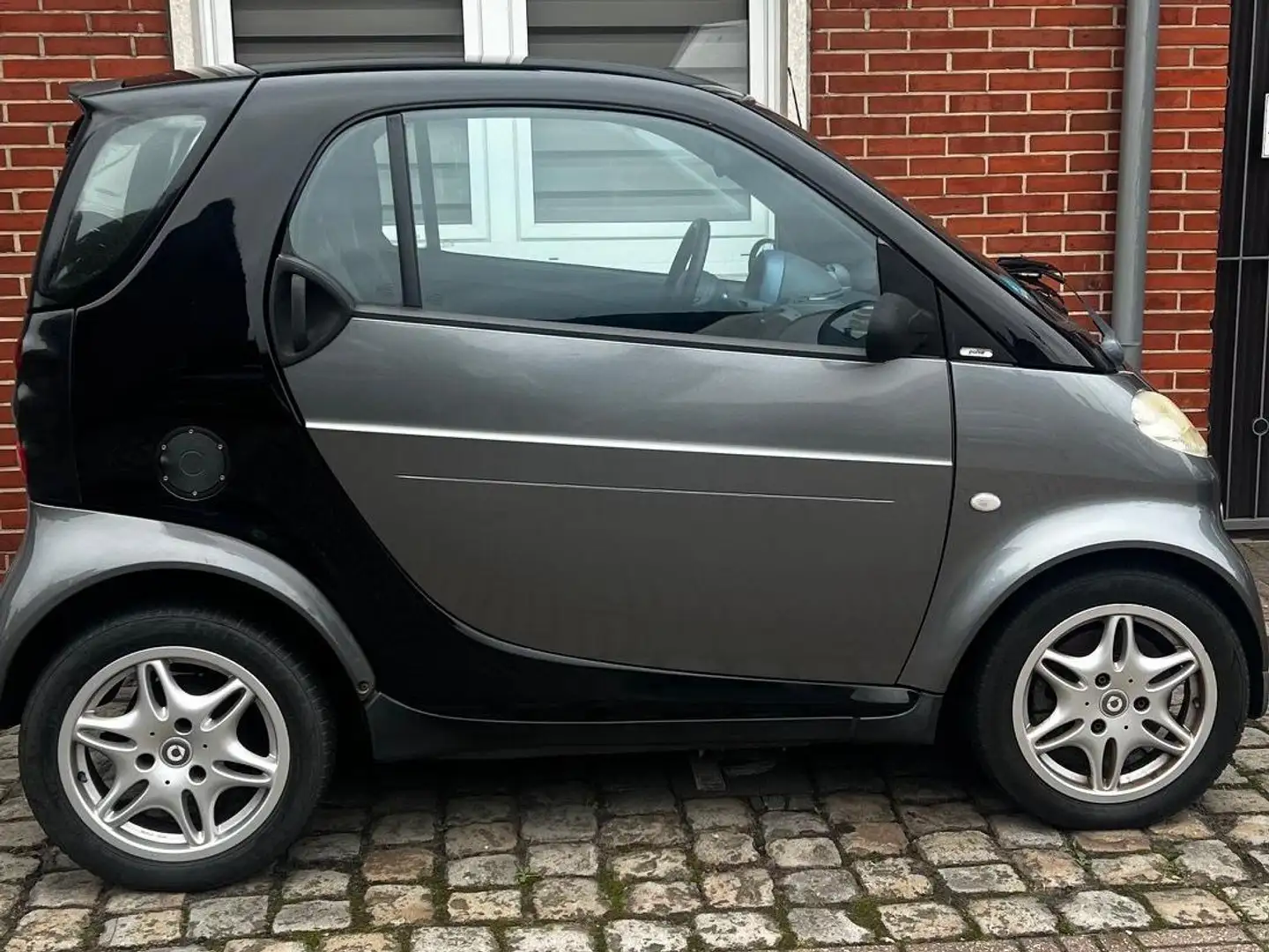 smart forTwo CDI (Diesel) FESTPREIS | TÜV 09/25 Grau - 2