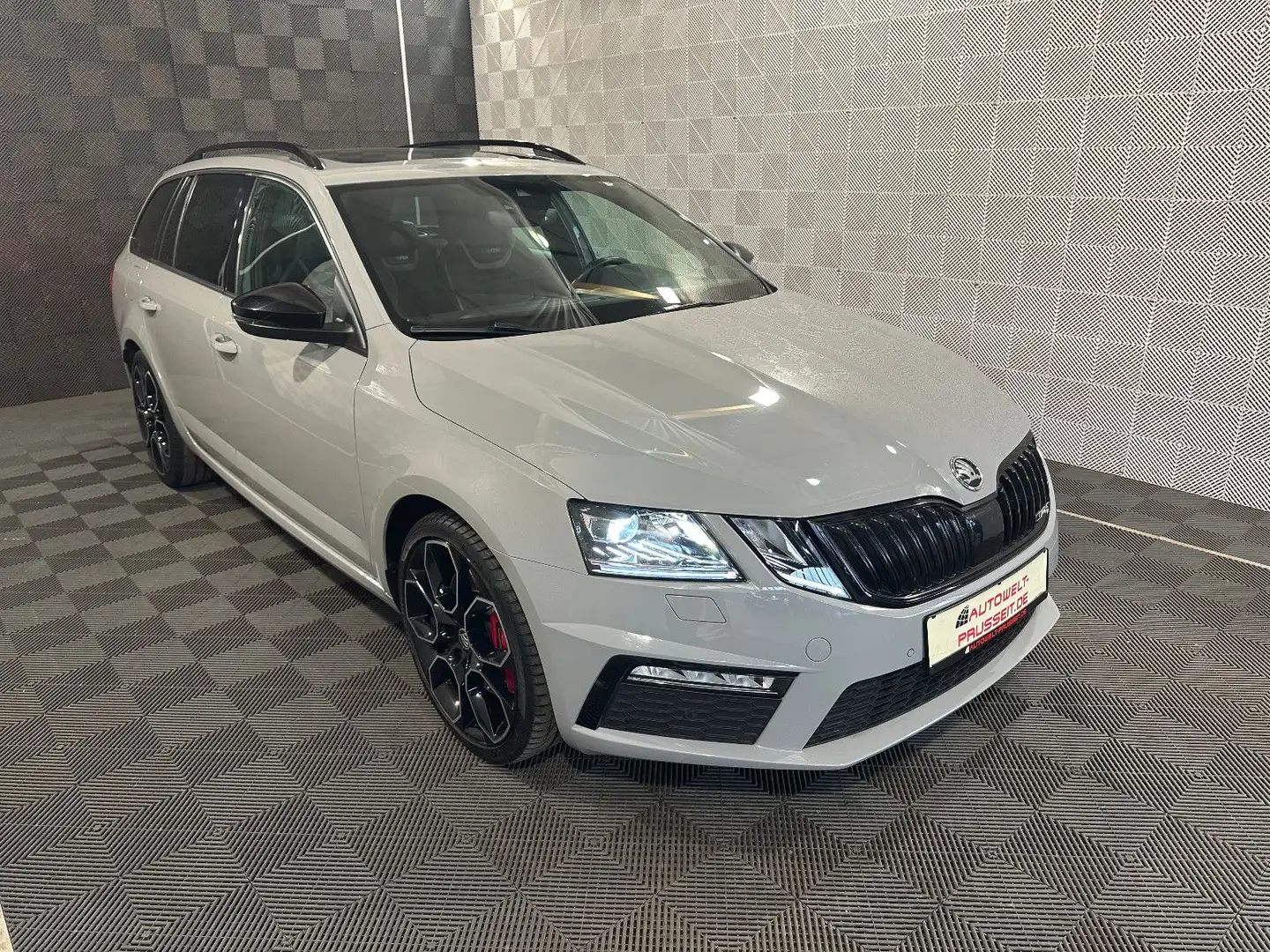 Skoda Octavia Combi*RS*PANO-LED-ST.HZ-APPLE-SPUR-SHZ Grau - 1