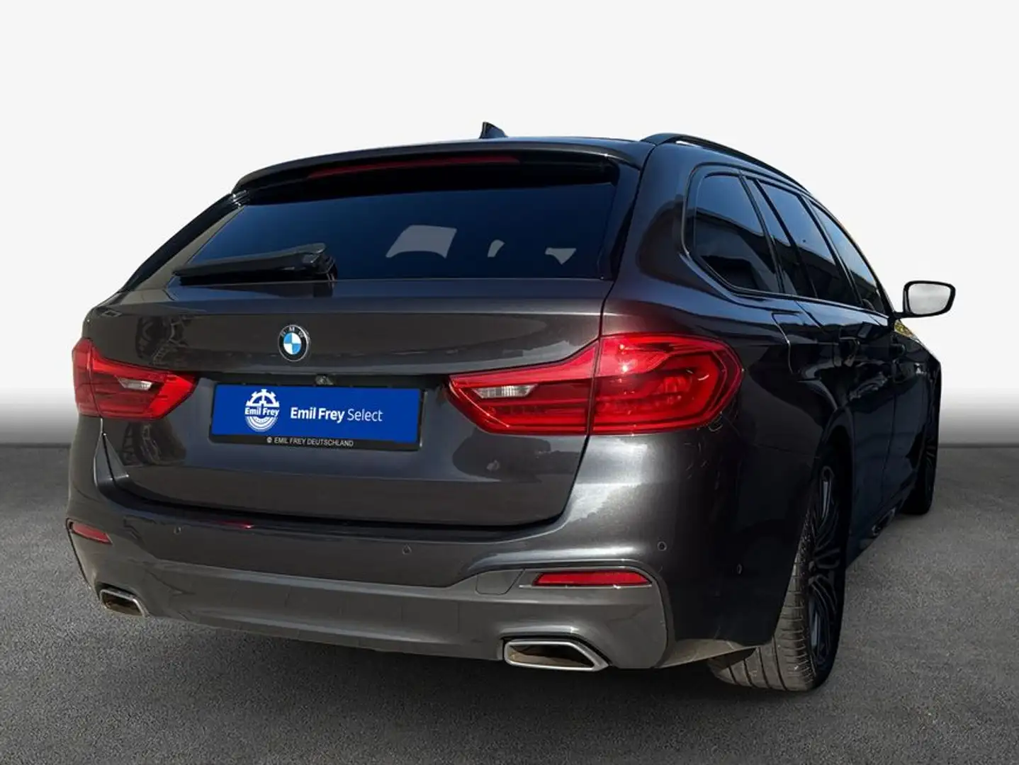BMW 520 d Touring Aut. M-Paket AHK Pano HiFi Grau - 2