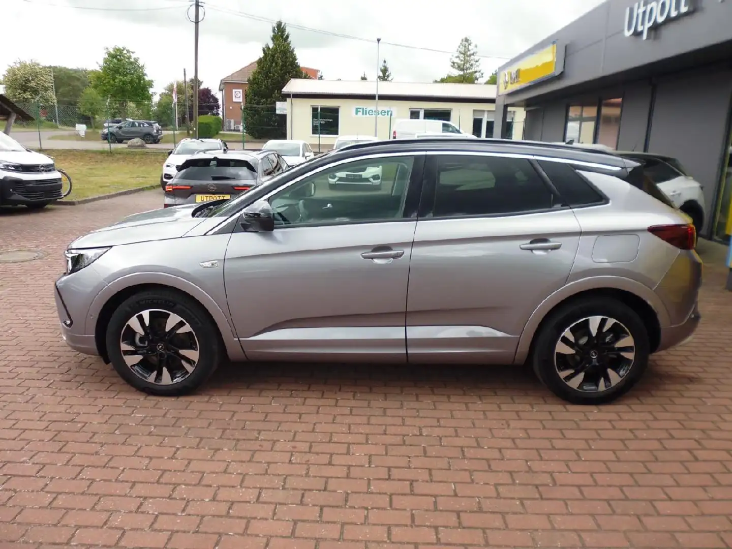 Opel Grandland Elegance Plug-in-Hybrid Grau - 2