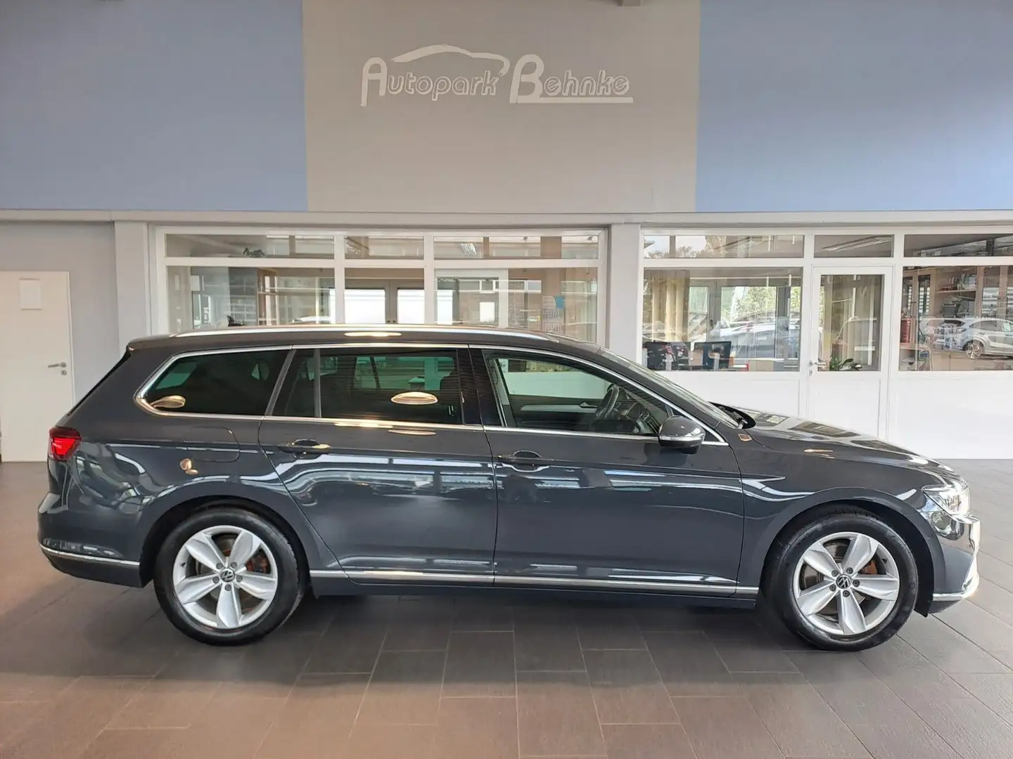 Volkswagen Passat Variant Passat 2.0TDI DSG Elegance*MatrixLED*AID*KAM*ACC Gris - 1