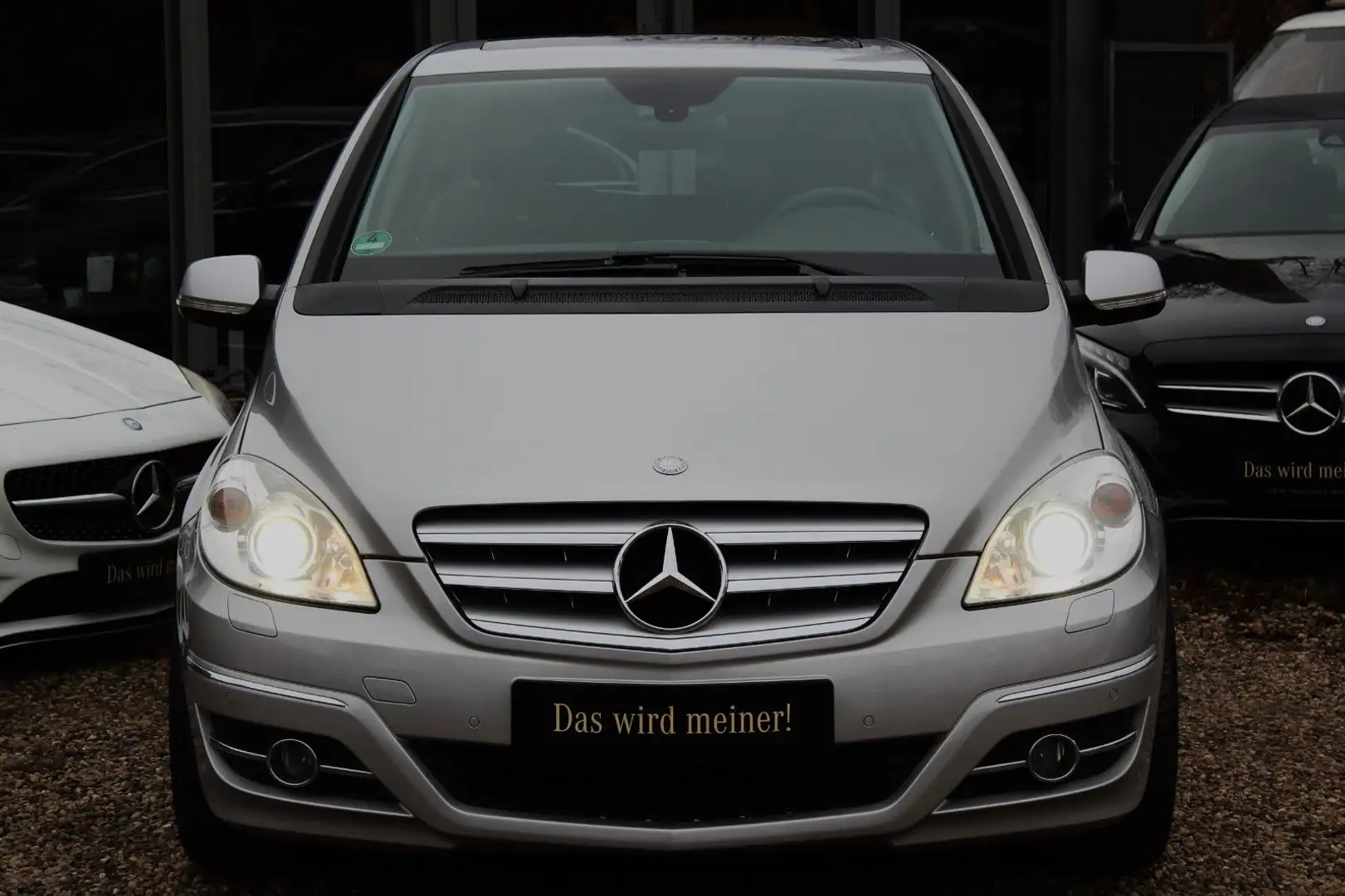 Mercedes-Benz B 200 CDI "GRAND EDITION" DESIGNO 9-G LEDER Silber - 2