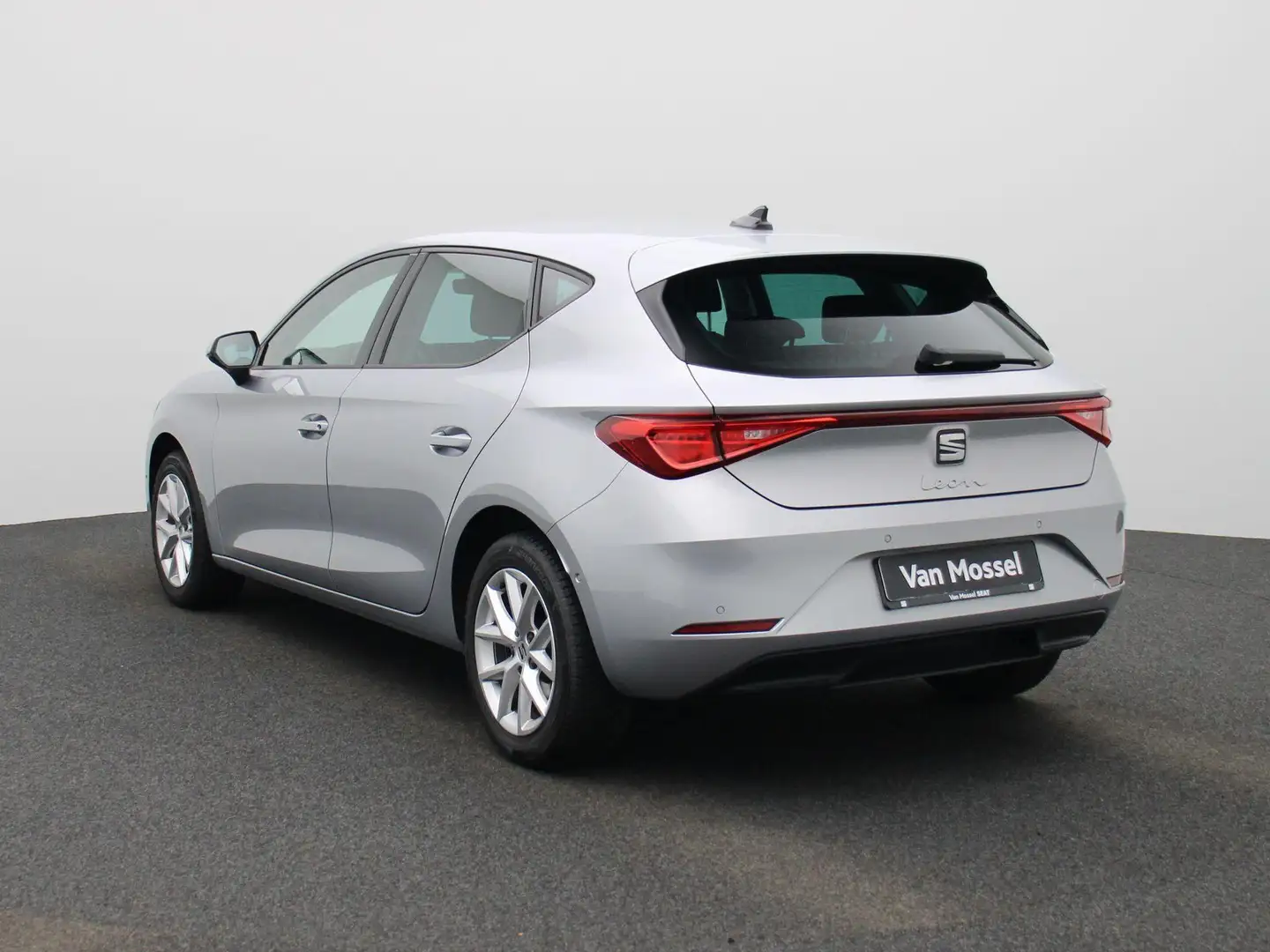 SEAT Leon 1.0 TSI Style 110 PK | LED Koplampen | Navigatie | Zilver - 2