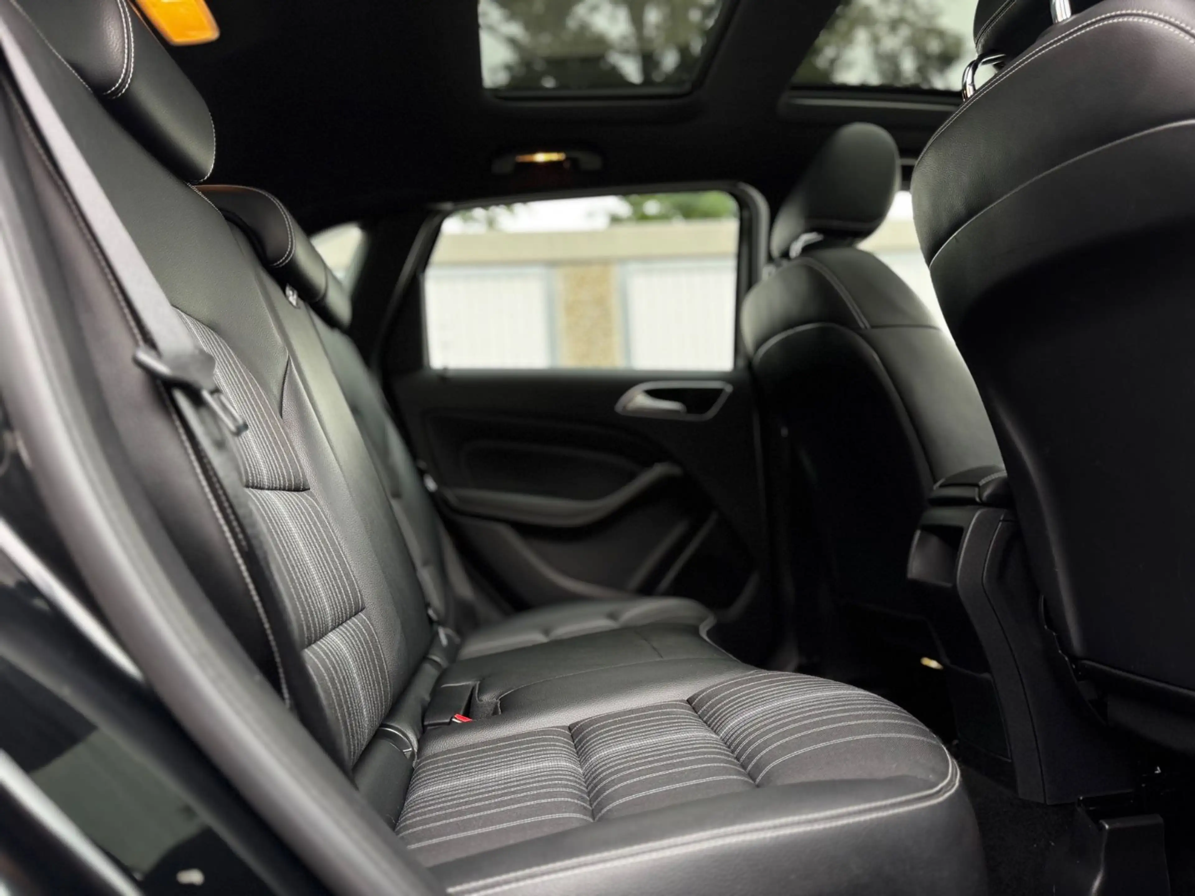 Mercedes-Benz B 220 CDI — photo 14
