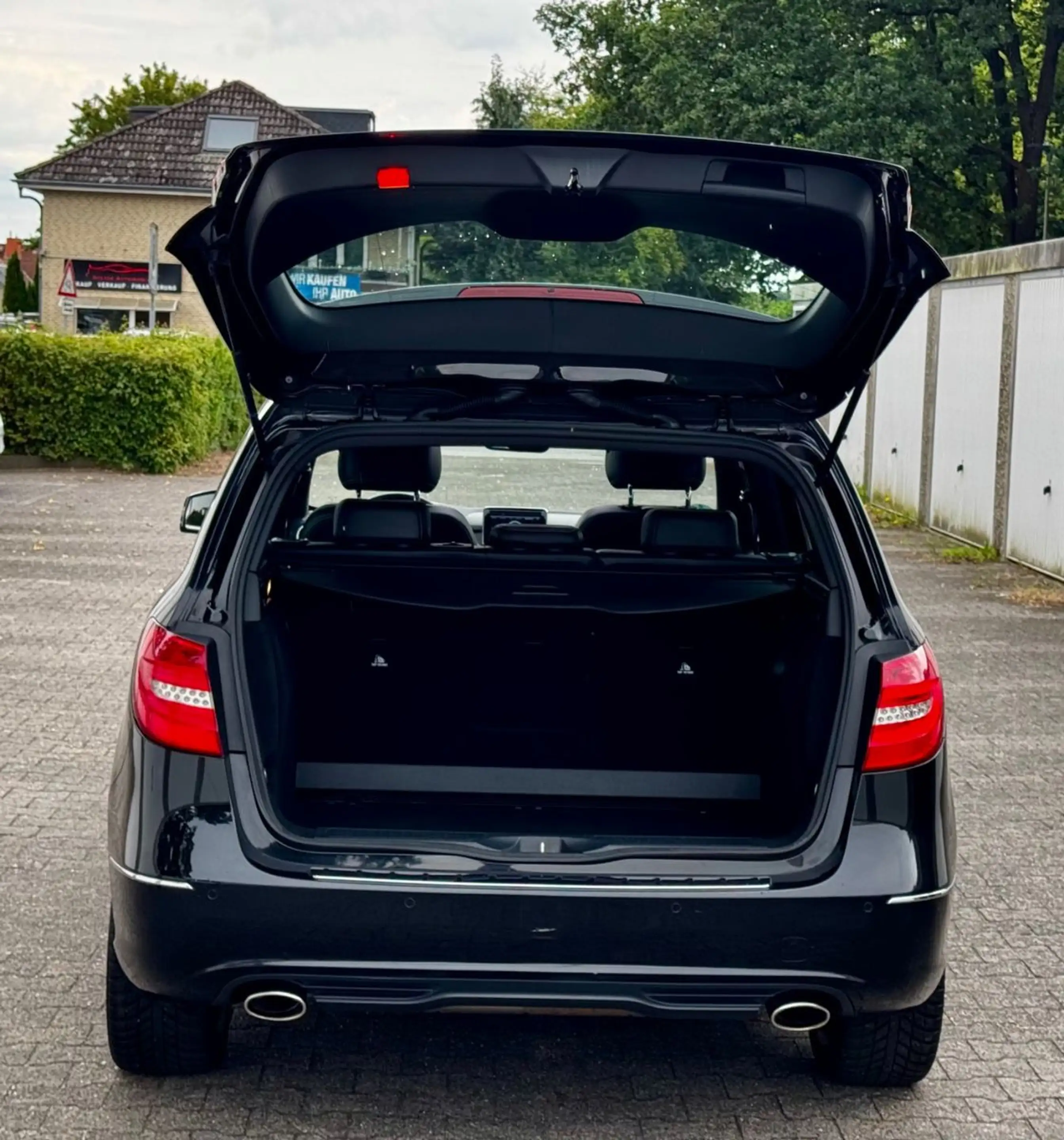 Mercedes-Benz B 220 CDI — photo 8